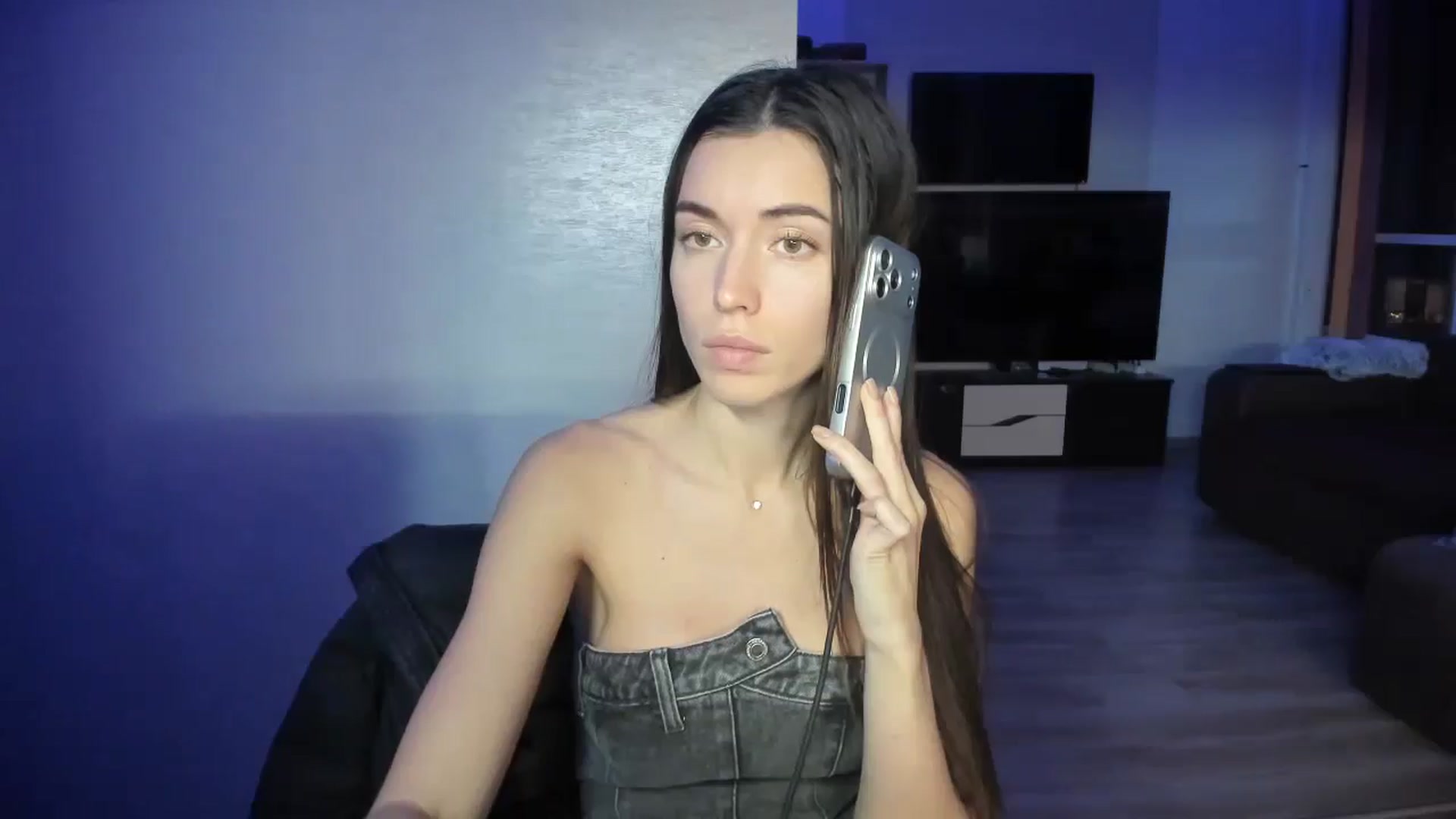 Gallery image thumbnail from laurensaenz's myfreecams stream on, 11/18/2025, 15:28 image 11 of 20