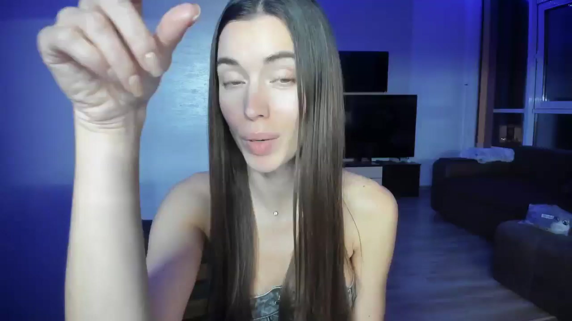 Gallery image thumbnail from laurensaenz's myfreecams stream on, 11/18/2025, 15:28 image 18 of 20