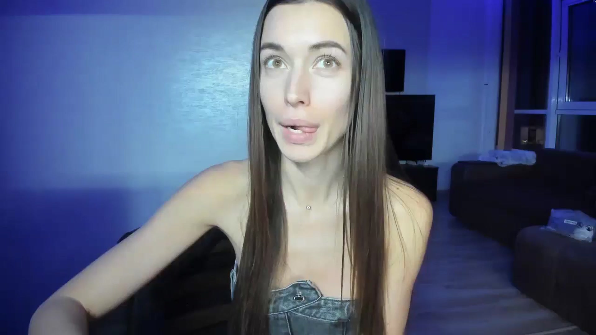 Gallery image thumbnail from laurensaenz's myfreecams stream on, 11/18/2025, 15:28 image 19 of 20