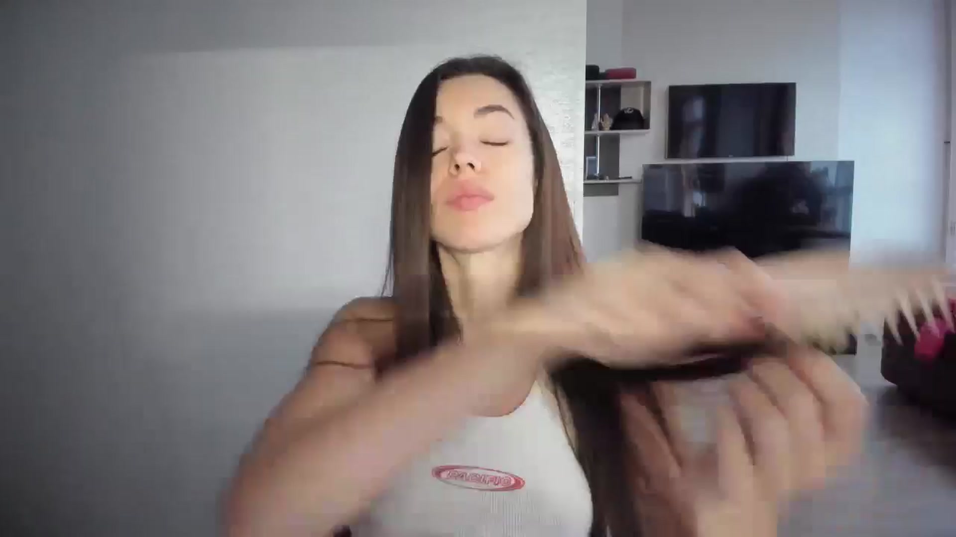 Gallery image thumbnail from laurensaenz's myfreecams stream on, 11/19/2025, 08:31 image 1 of 20