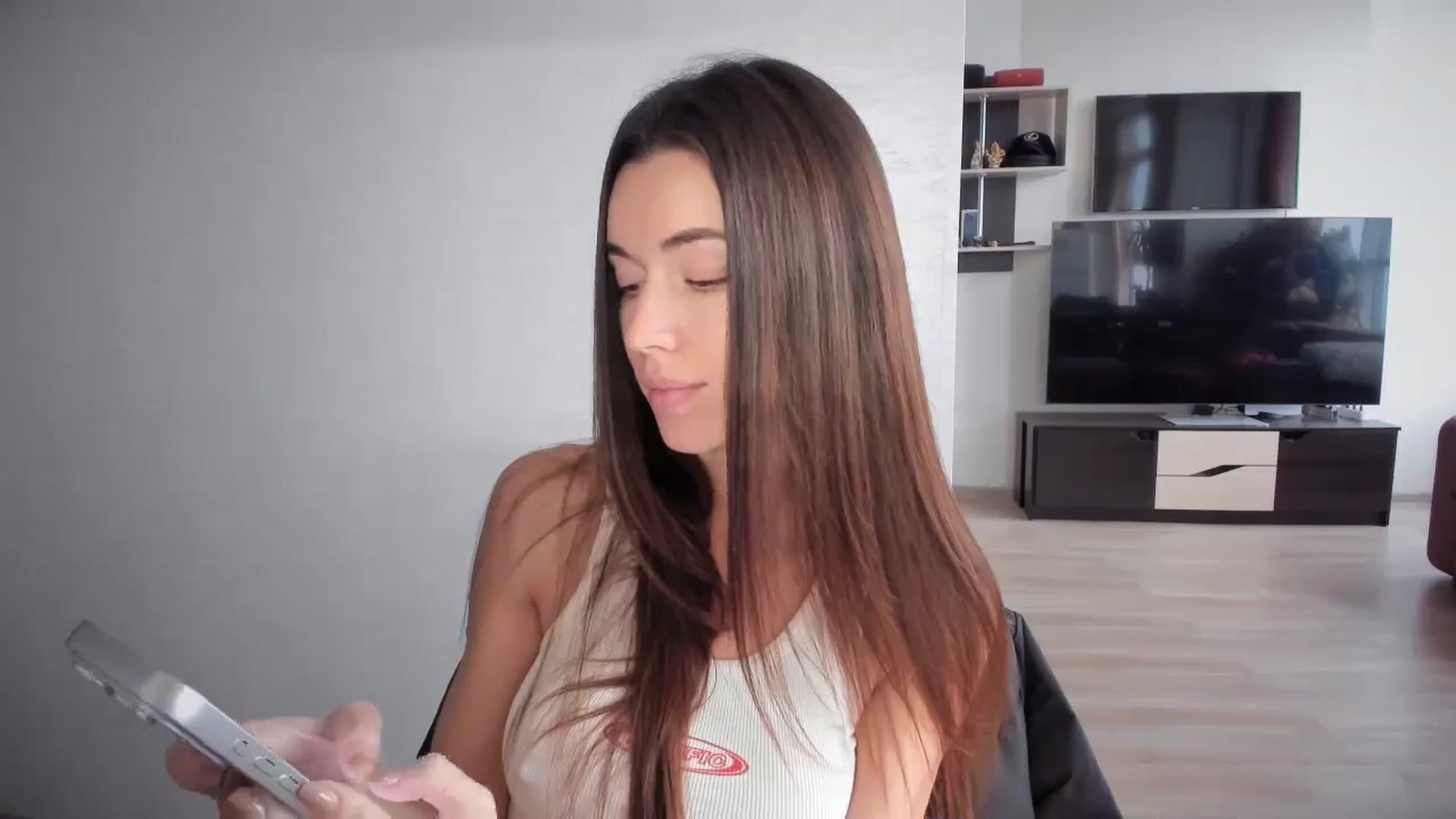 Gallery image thumbnail from laurensaenz's myfreecams stream on, 11/19/2025, 08:31 image 11 of 20