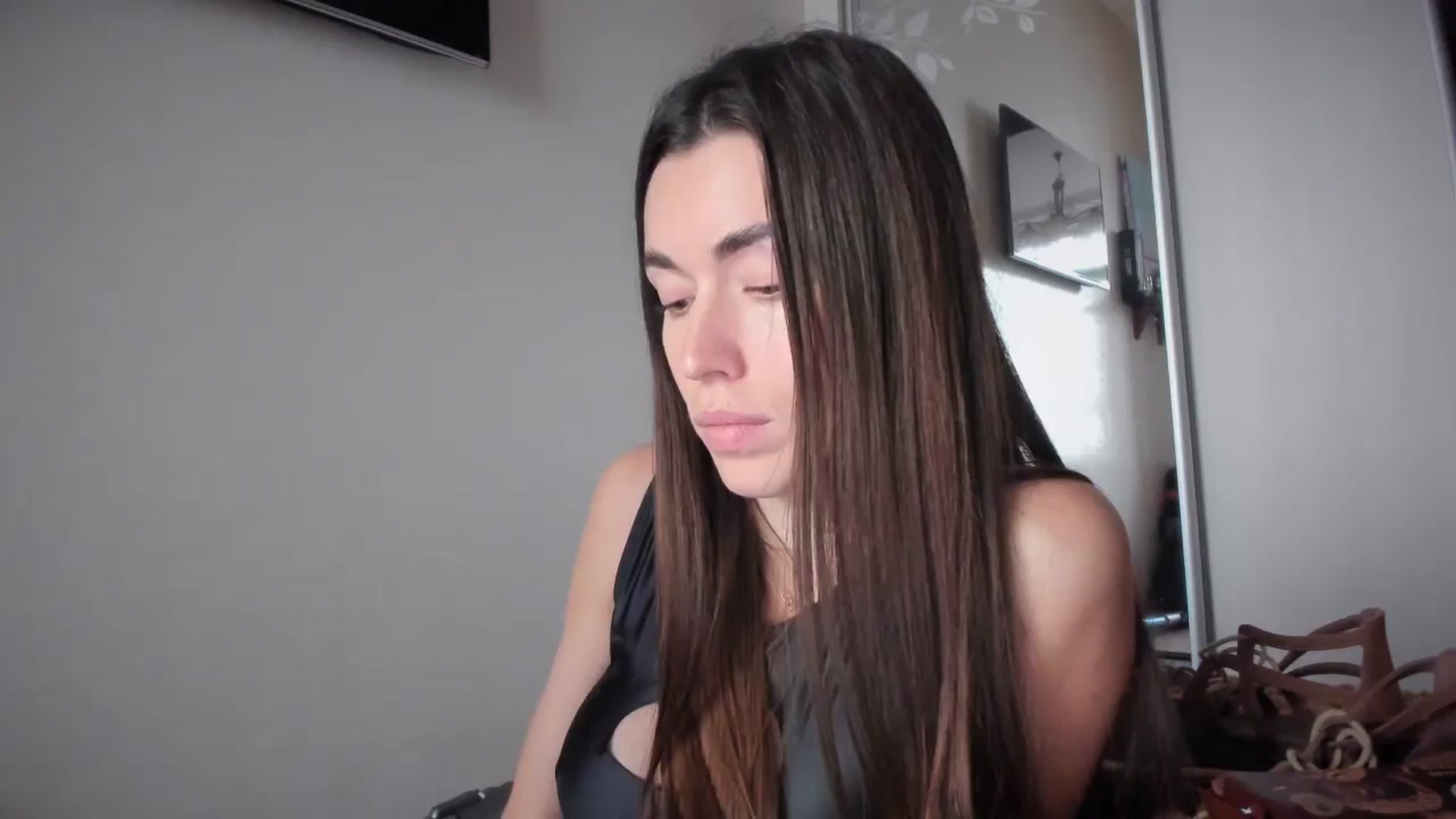 Gallery image thumbnail from laurensaenz's myfreecams stream on, 11/20/2025, 13:48 image 12 of 20