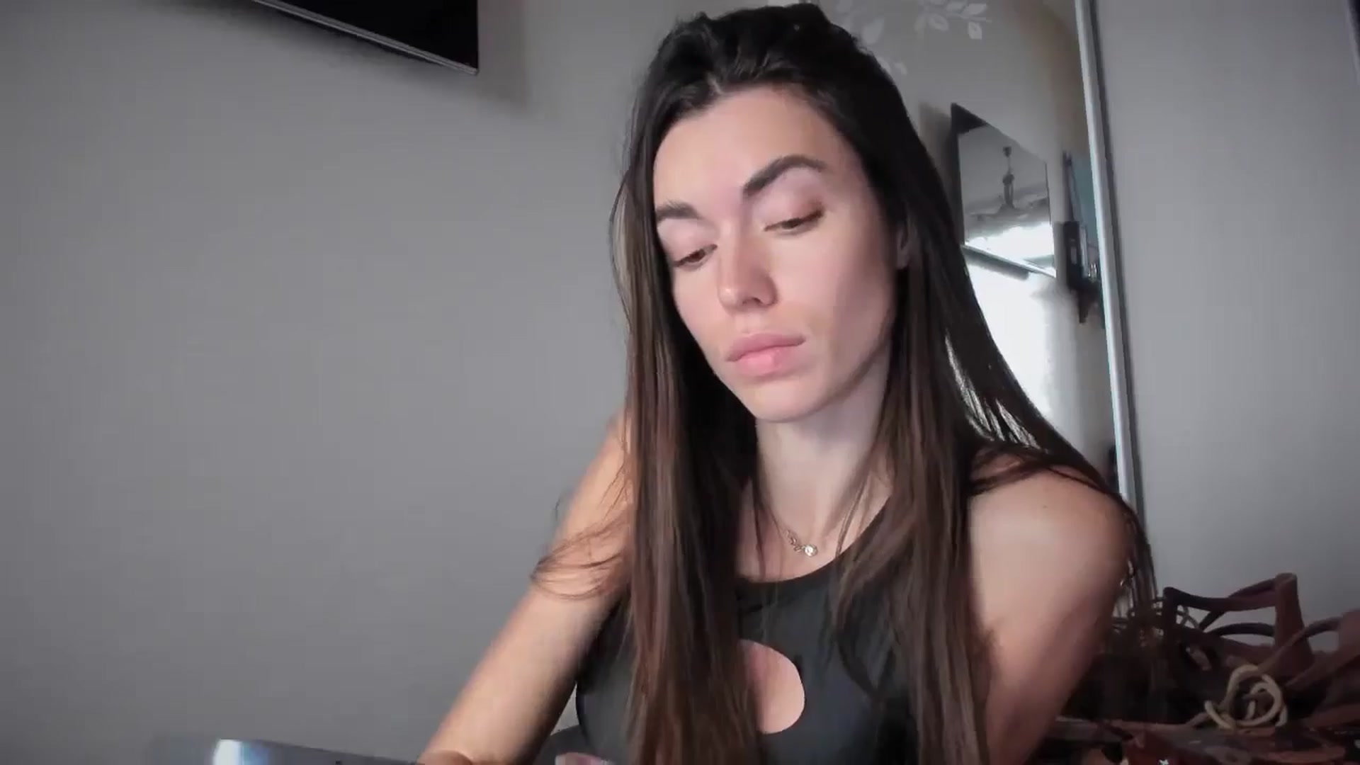 Gallery image thumbnail from laurensaenz's myfreecams stream on, 11/20/2025, 13:48 image 13 of 20