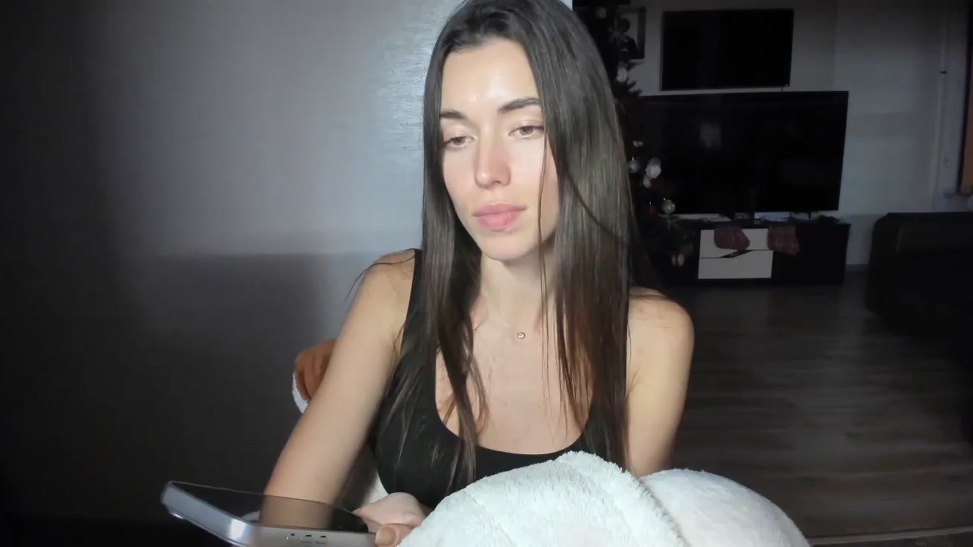 Gallery image thumbnail from laurensaenz's myfreecams stream on, 11/30/2025, 19:26 image 3 of 20