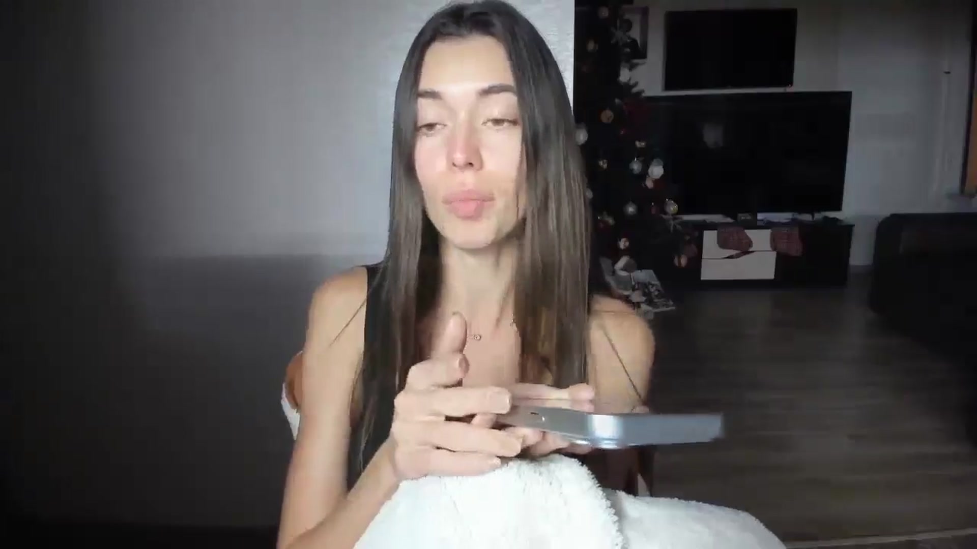 Gallery image thumbnail from laurensaenz's myfreecams stream on, 11/30/2025, 19:26 image 5 of 20