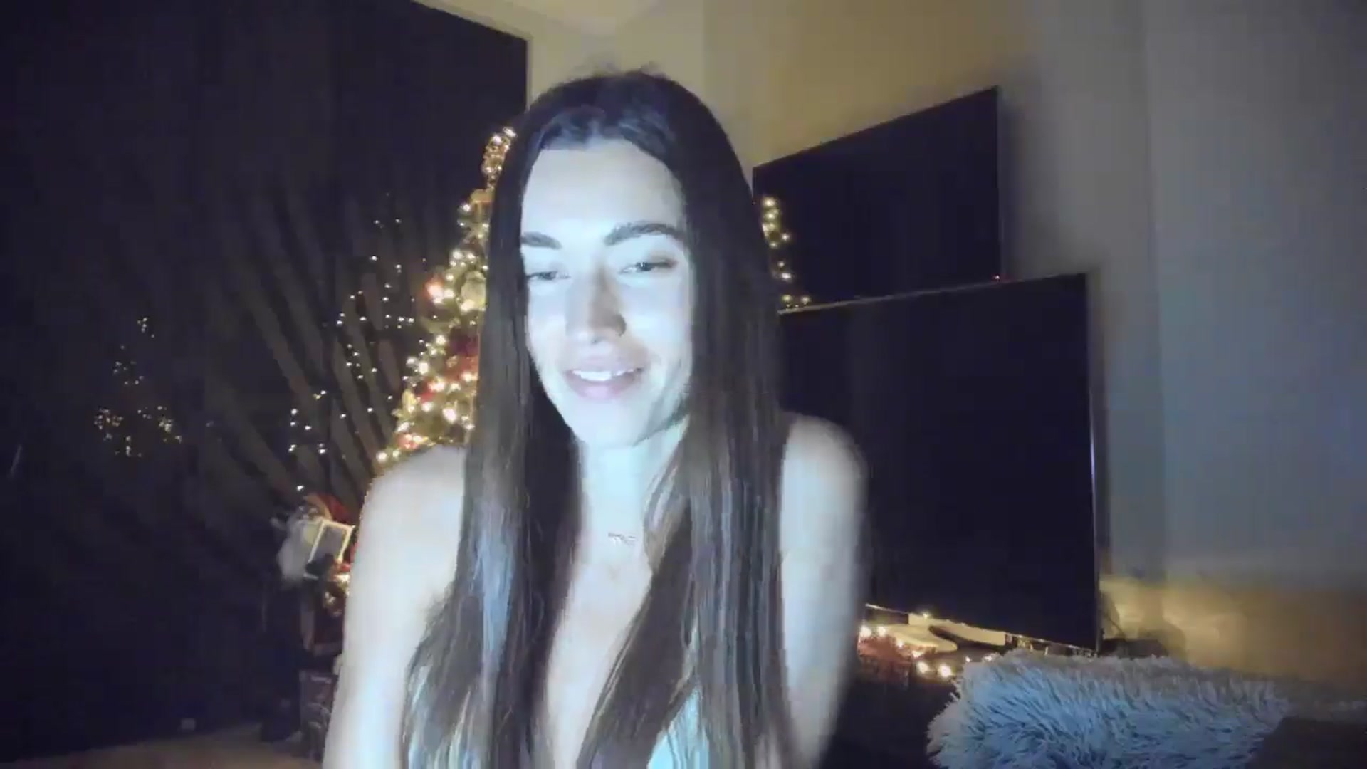 Gallery image thumbnail from laurensaenz's myfreecams stream on, 12/03/2025, 21:10 image 16 of 20
