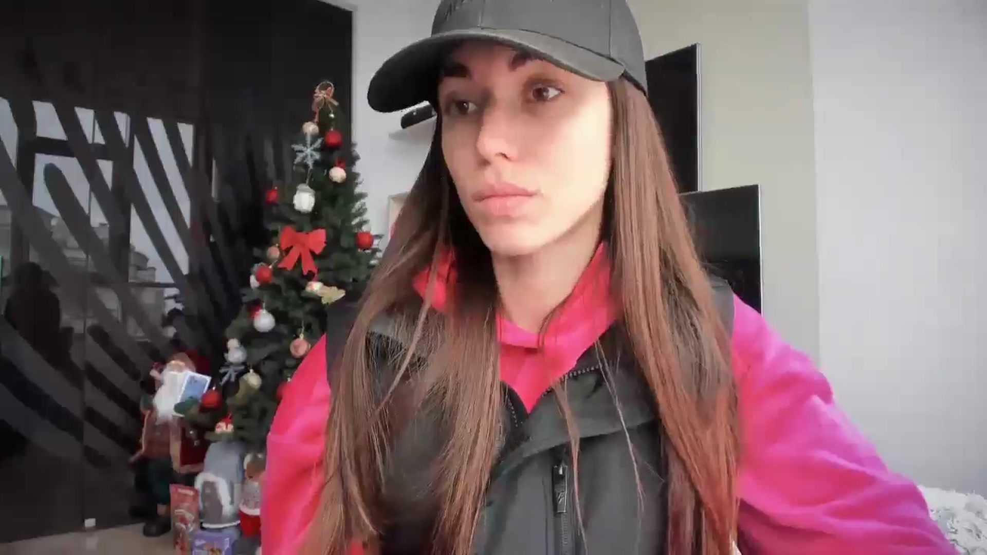 Gallery image thumbnail from laurensaenz's myfreecams stream on, 12/04/2025, 08:13 image 19 of 20