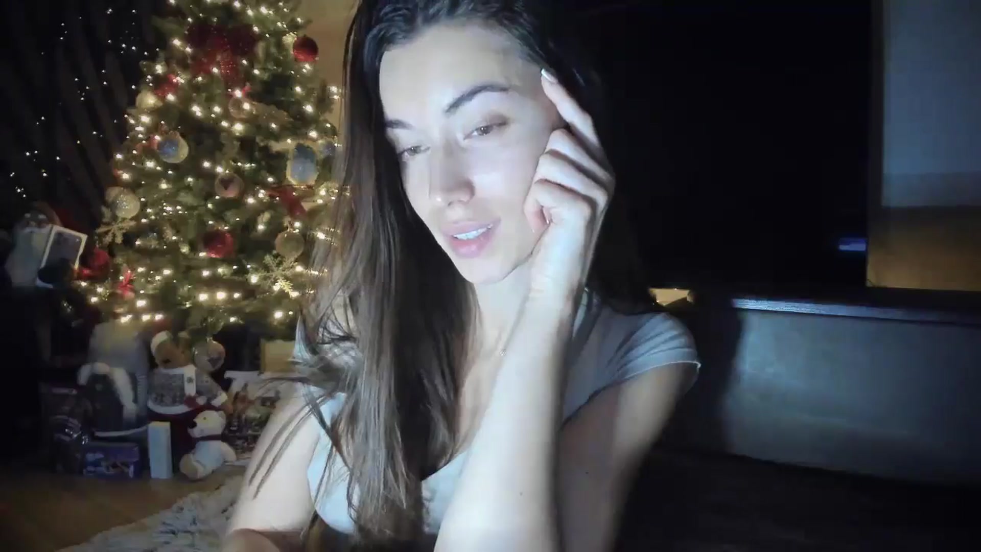 Gallery image thumbnail from laurensaenz's myfreecams stream on, 12/04/2025, 20:51 image 17 of 20