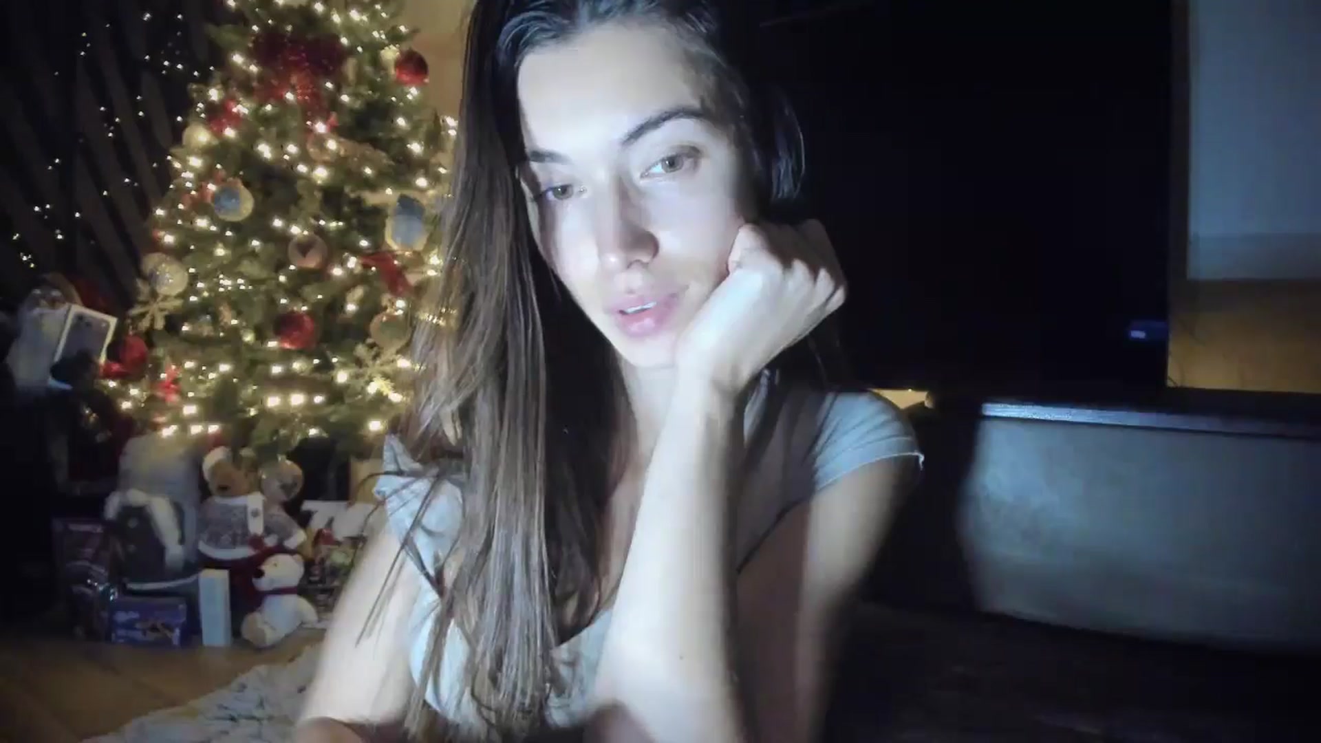 Gallery image thumbnail from laurensaenz's myfreecams stream on, 12/04/2025, 20:51 image 16 of 20