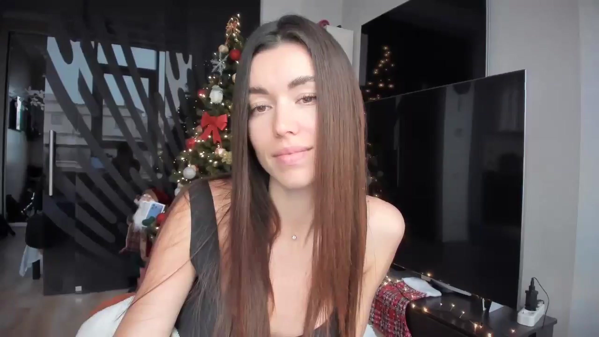 Gallery image thumbnail from laurensaenz's myfreecams stream on, 12/05/2025, 08:27 image 3 of 20