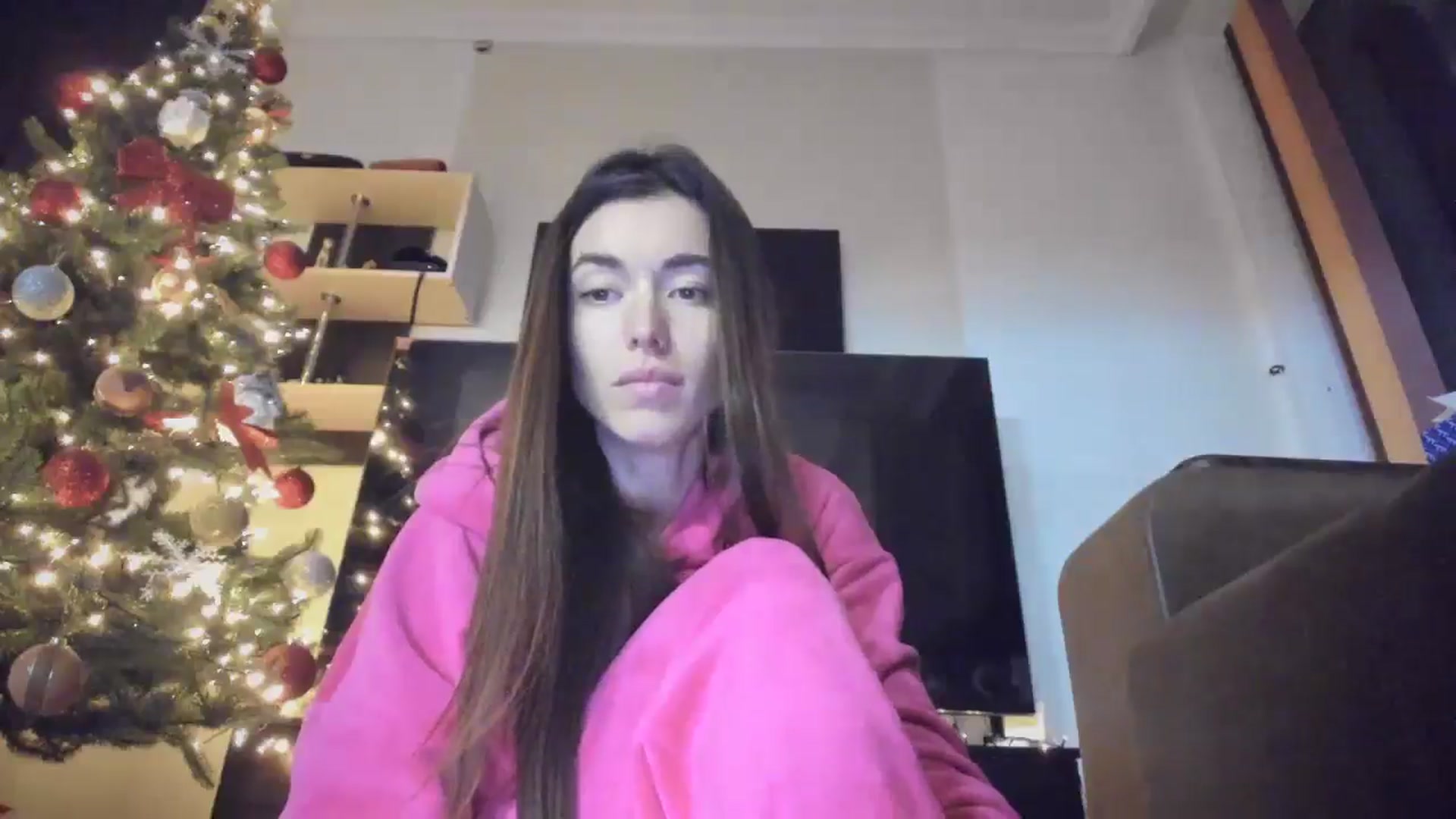 Gallery image thumbnail from laurensaenz's myfreecams stream on, 12/05/2025, 16:32 image 10 of 20