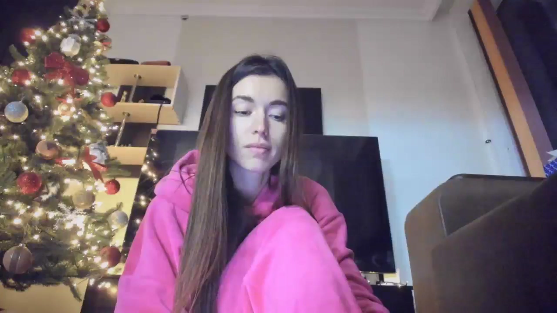 Gallery image thumbnail from laurensaenz's myfreecams stream on, 12/05/2025, 16:32 image 12 of 20