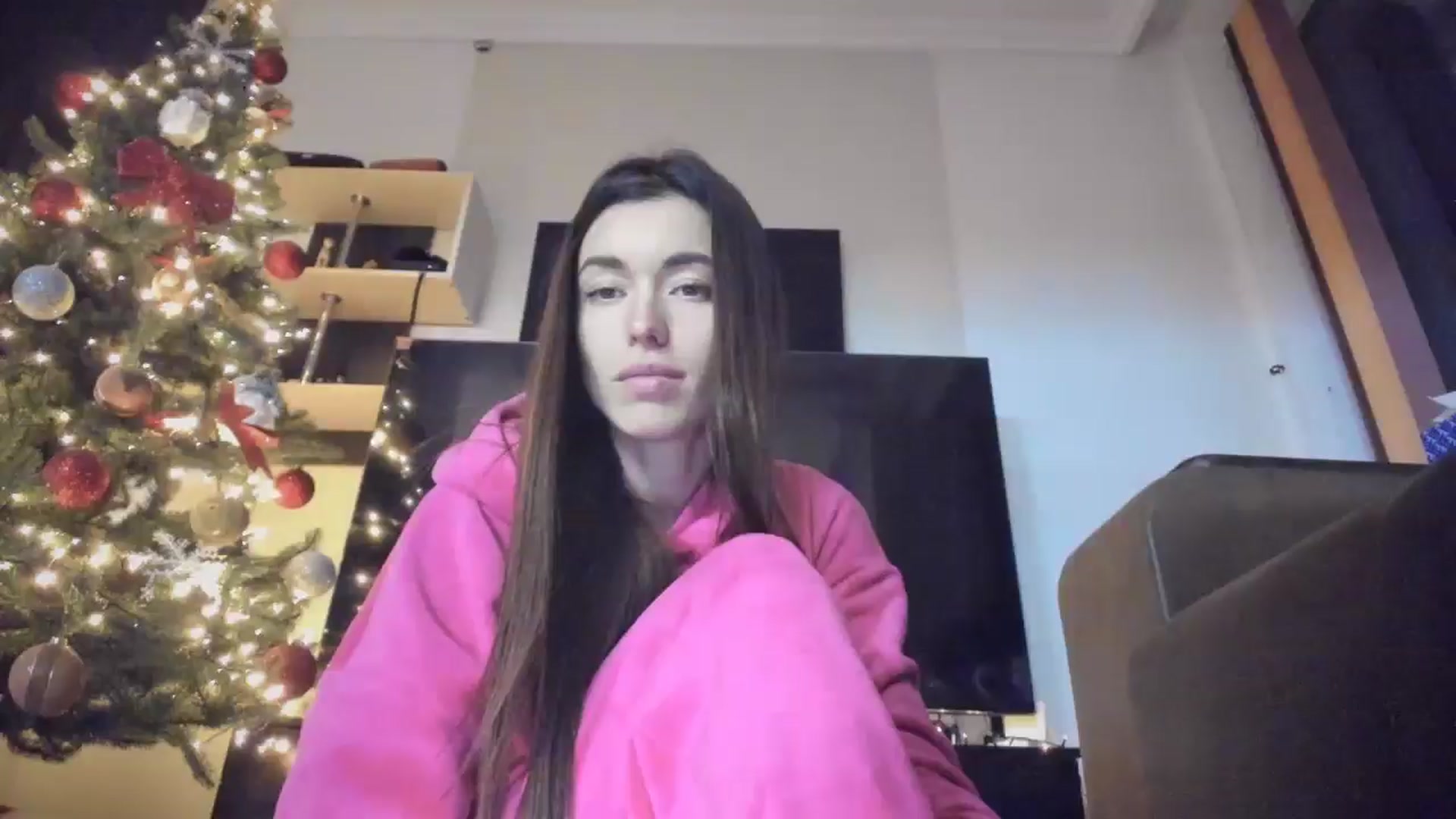 Gallery image thumbnail from laurensaenz's myfreecams stream on, 12/05/2025, 16:32 image 8 of 20