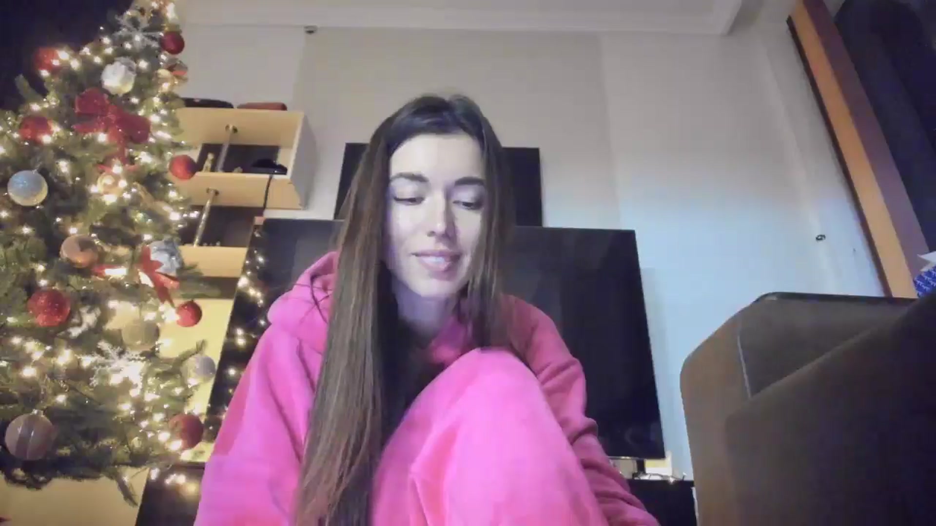 Gallery image thumbnail from laurensaenz's myfreecams stream on, 12/05/2025, 16:32 image 11 of 20