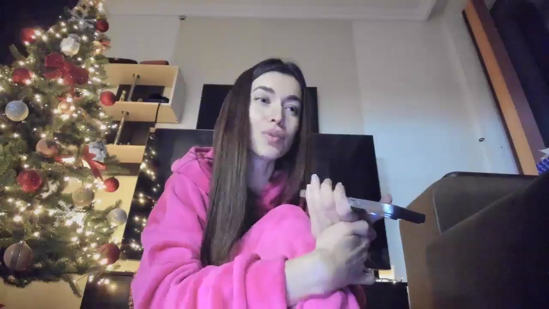 Gallery image thumbnail from laurensaenz's myfreecams stream on, 12/05/2025, 16:32 image 7 of 20