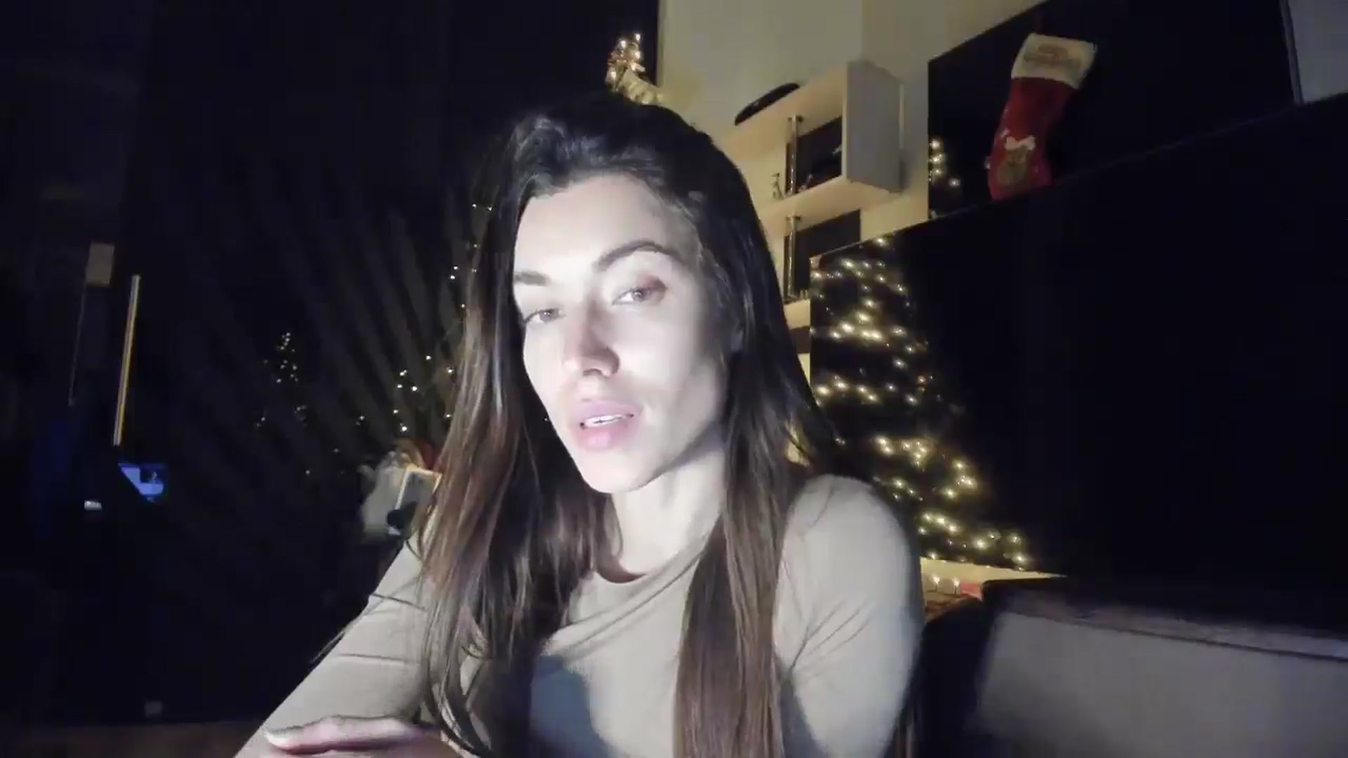 Gallery image thumbnail from laurensaenz's myfreecams stream on, 12/15/2025, 16:41 image 5 of 20
