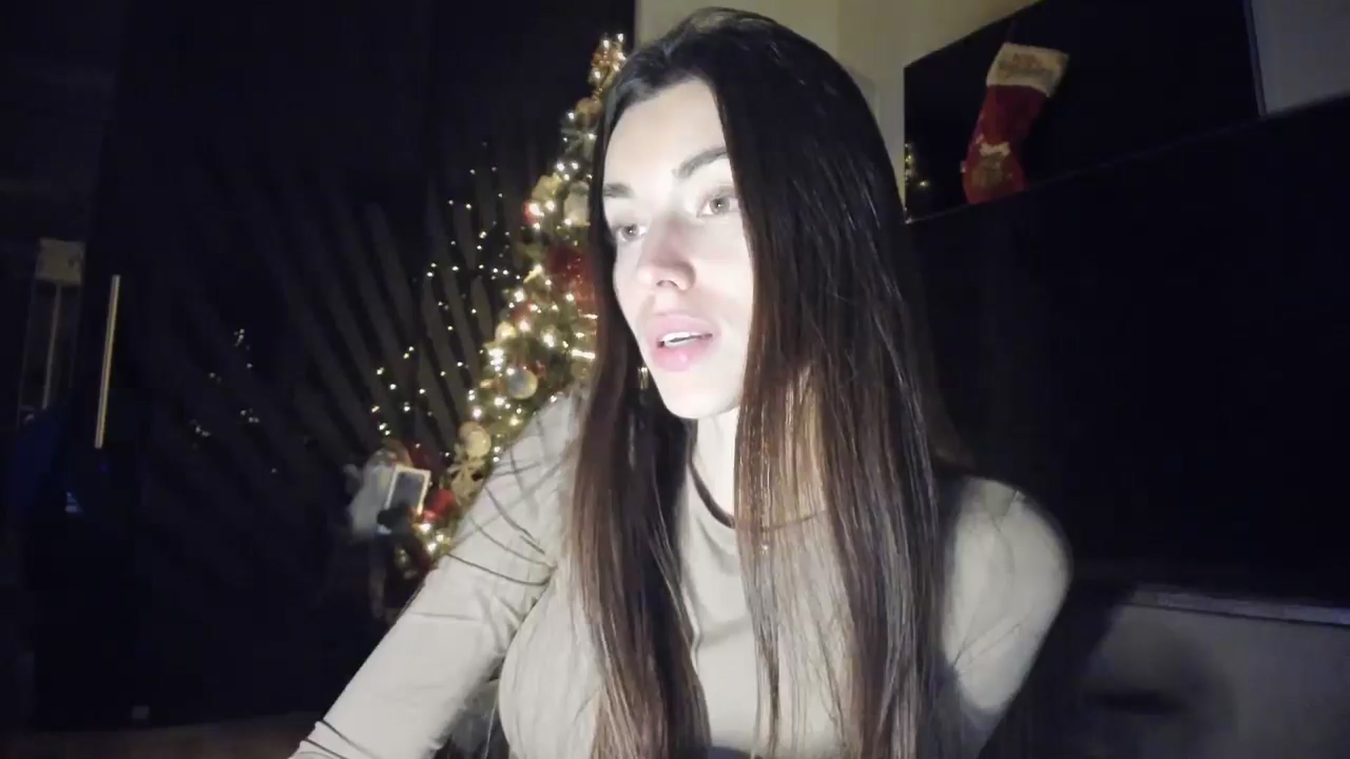 Gallery image thumbnail from laurensaenz's myfreecams stream on, 12/15/2025, 16:41 image 12 of 20