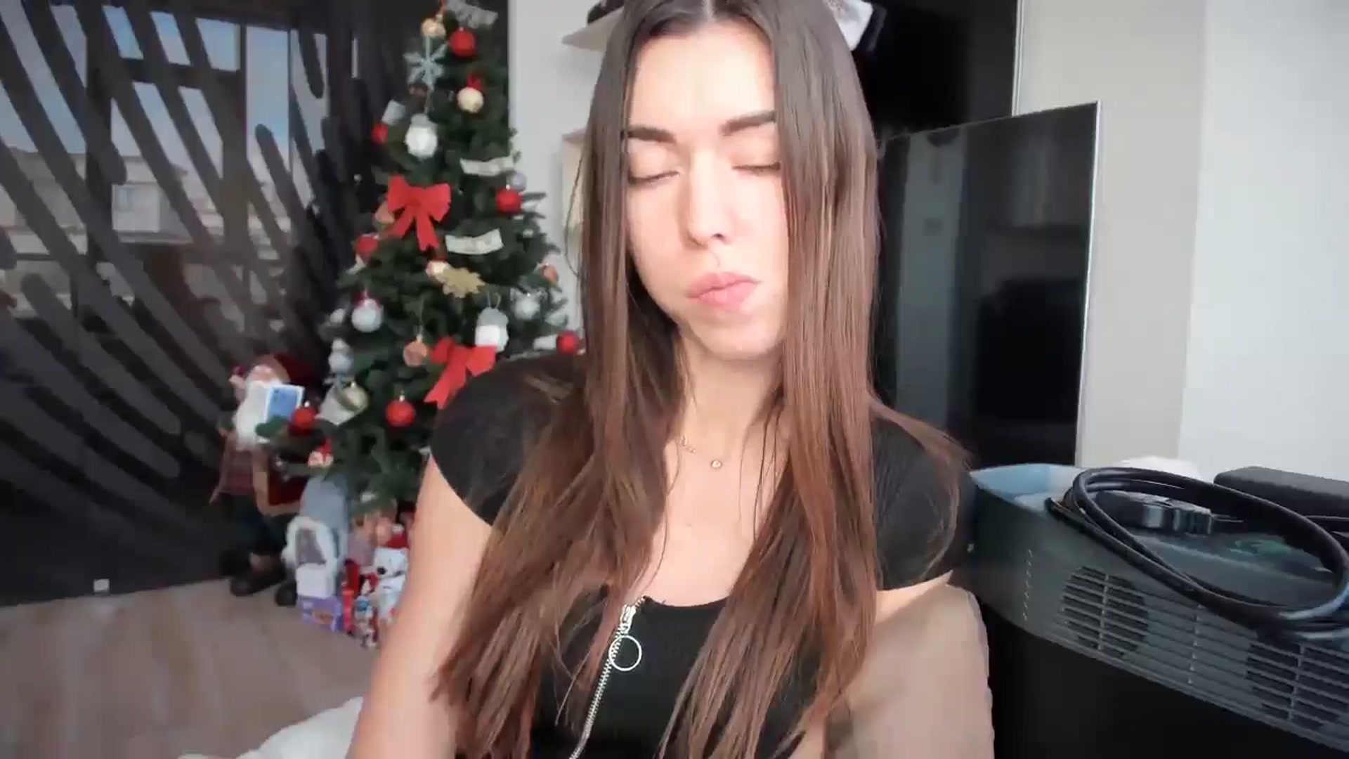 Gallery image thumbnail from laurensaenz's myfreecams stream on, 12/16/2025, 09:39 image 19 of 20