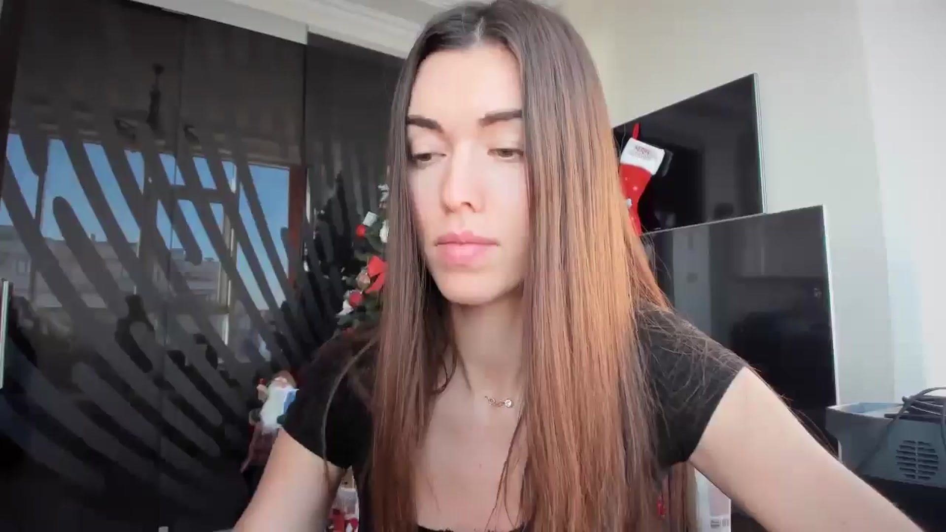 Gallery image thumbnail from laurensaenz's myfreecams stream on, 12/16/2025, 09:39 image 2 of 20