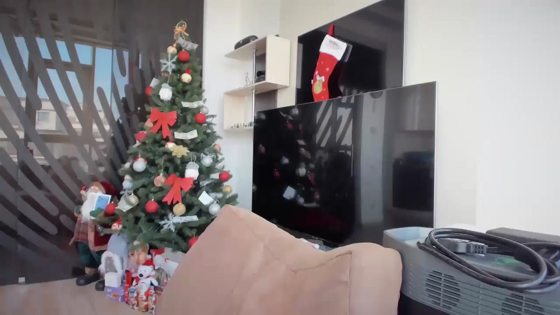 Gallery image thumbnail from laurensaenz's myfreecams stream on, 12/16/2025, 09:39 image 16 of 20