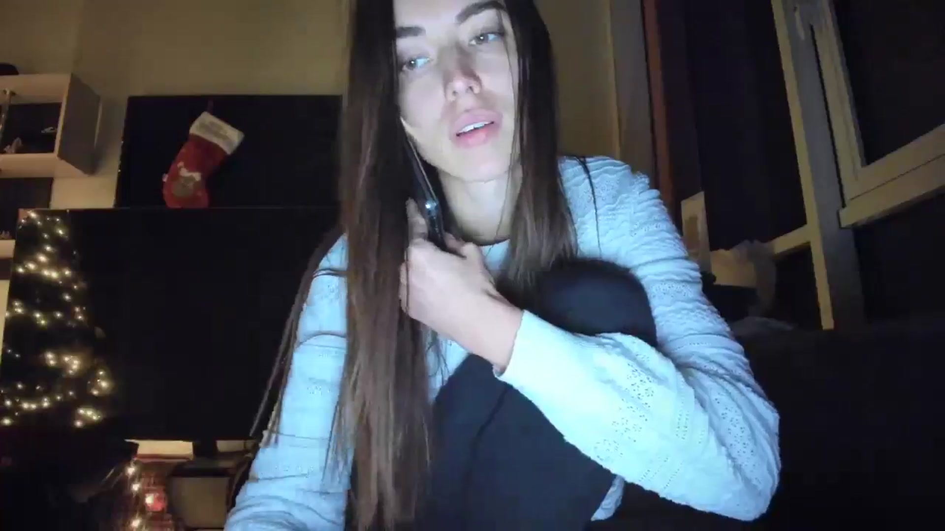 Gallery image thumbnail from laurensaenz's myfreecams stream on, 12/16/2025, 16:05 image 17 of 20