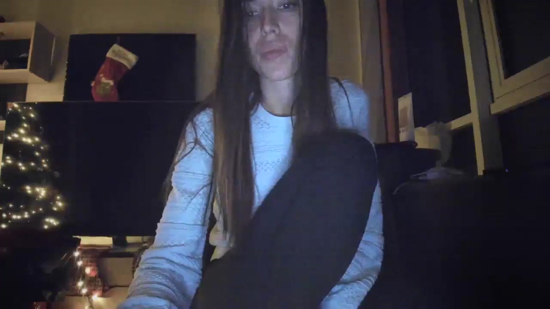 Gallery image thumbnail from laurensaenz's myfreecams stream on, 12/16/2025, 16:05 image 8 of 20