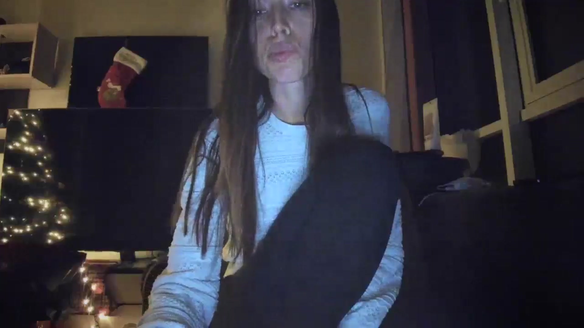 Gallery image thumbnail from laurensaenz's myfreecams stream on, 12/16/2025, 16:05 image 7 of 20