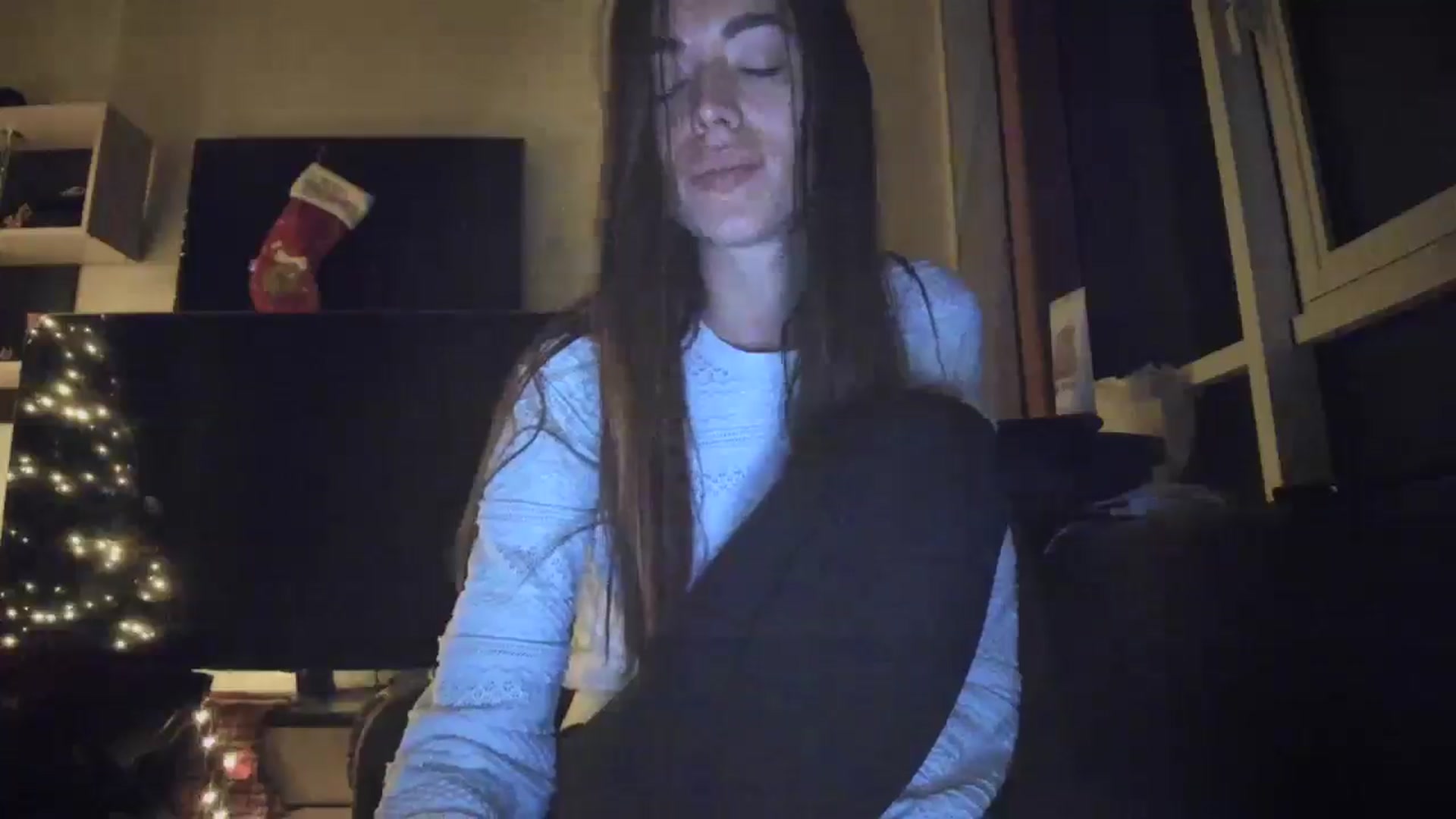 Gallery image thumbnail from laurensaenz's myfreecams stream on, 12/16/2025, 16:05 image 10 of 20