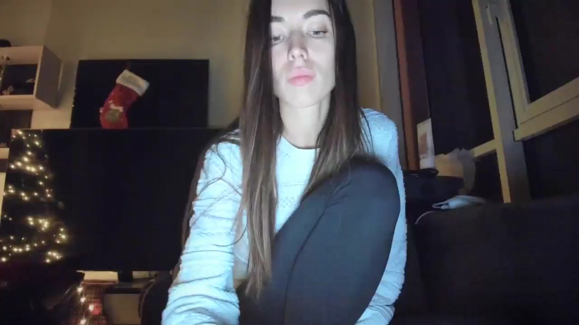 Gallery image thumbnail from laurensaenz's myfreecams stream on, 12/16/2025, 16:05 image 13 of 20