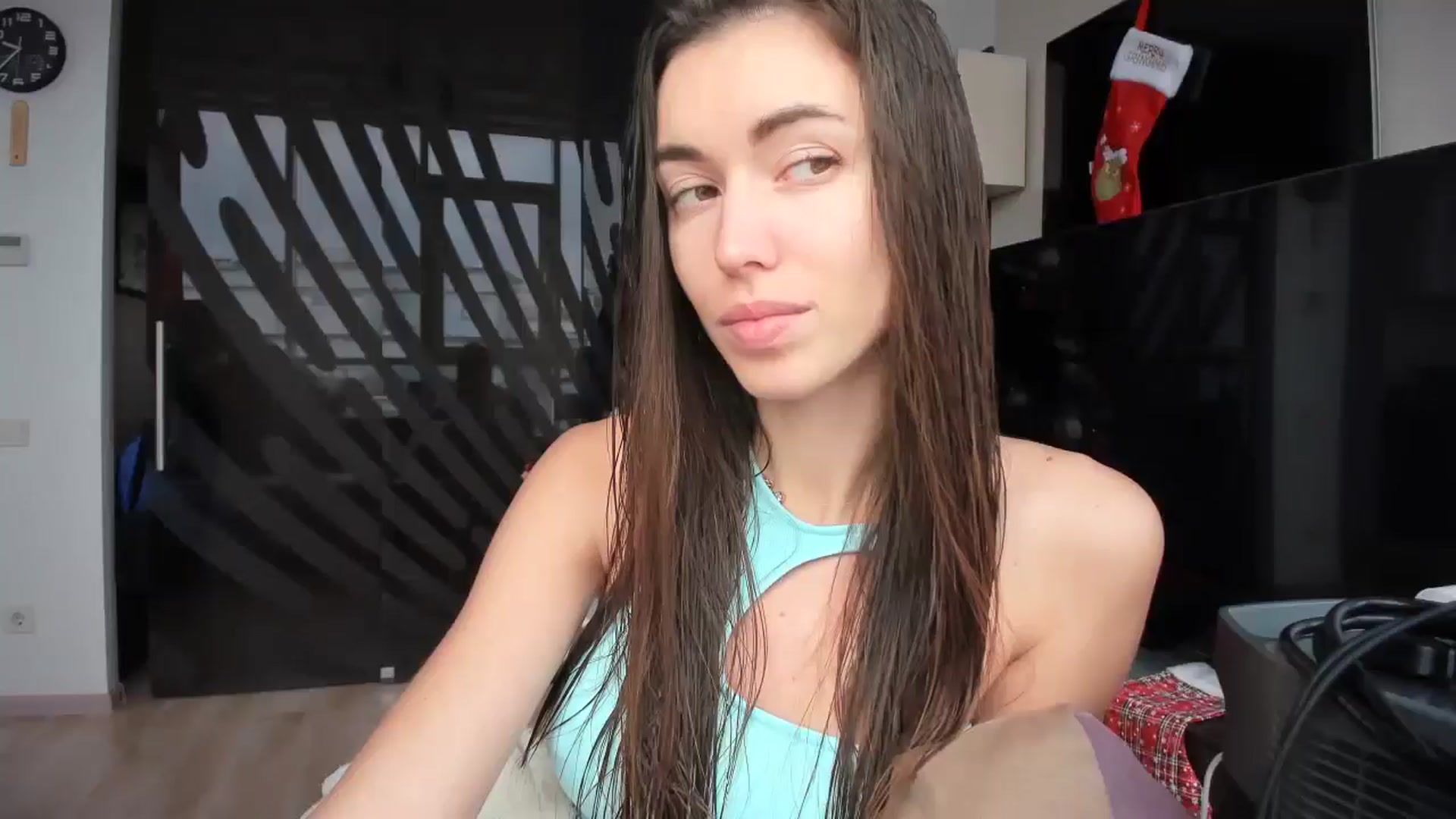 Gallery image thumbnail from laurensaenz's myfreecams stream on, 12/17/2025, 08:01 image 9 of 20