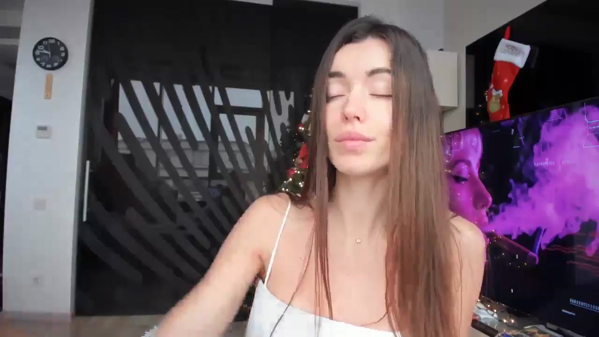 Gallery image thumbnail from laurensaenz's myfreecams stream on, 12/18/2025, 08:15 image 3 of 20