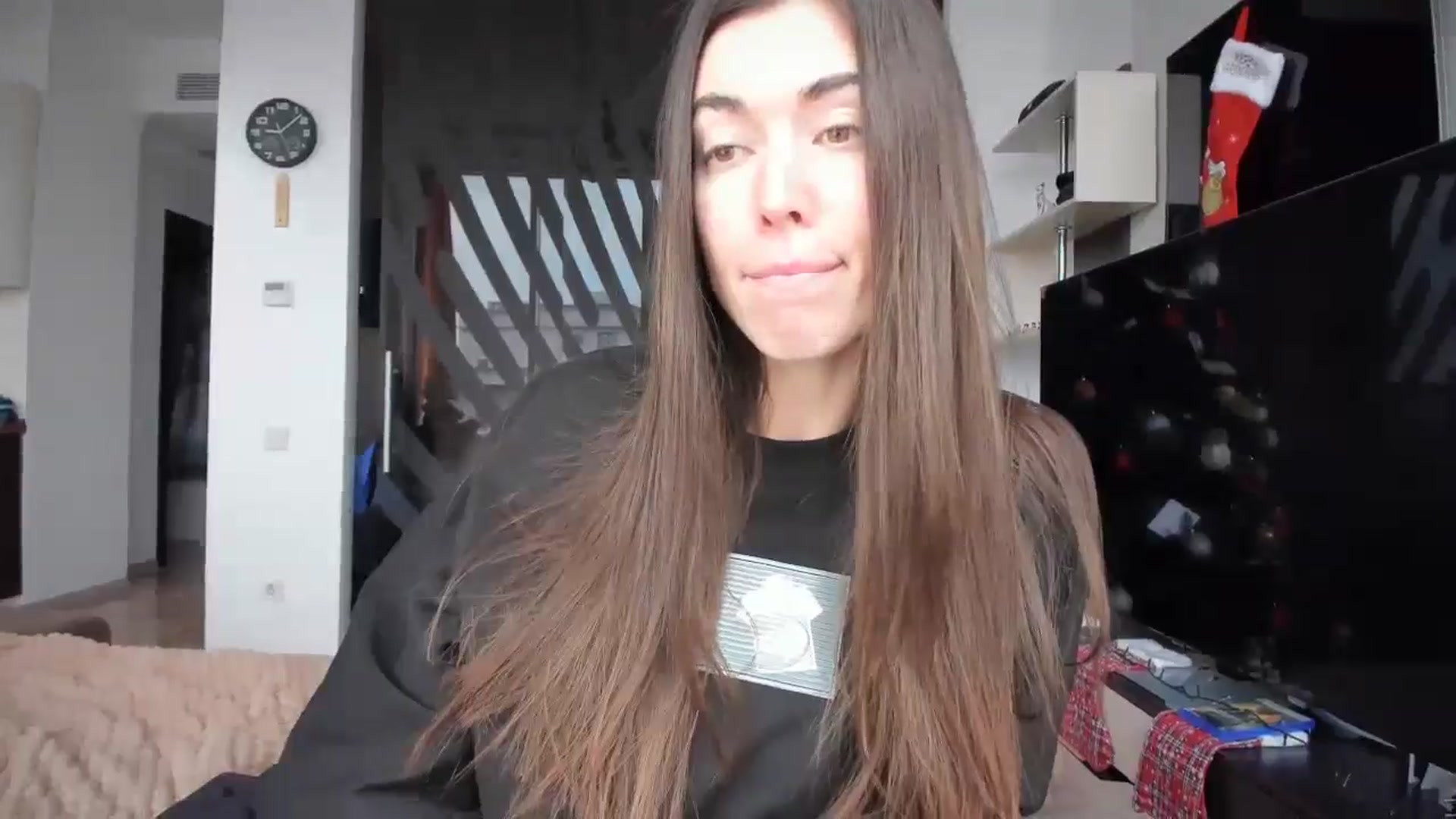 Gallery image thumbnail from laurensaenz's myfreecams stream on, 12/24/2025, 07:16 image 9 of 20
