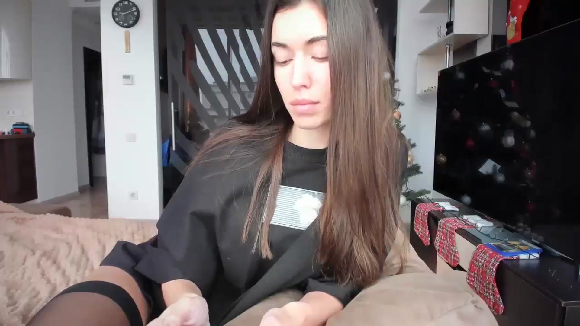 Gallery image thumbnail from laurensaenz's myfreecams stream on, 12/24/2025, 07:16 image 16 of 20
