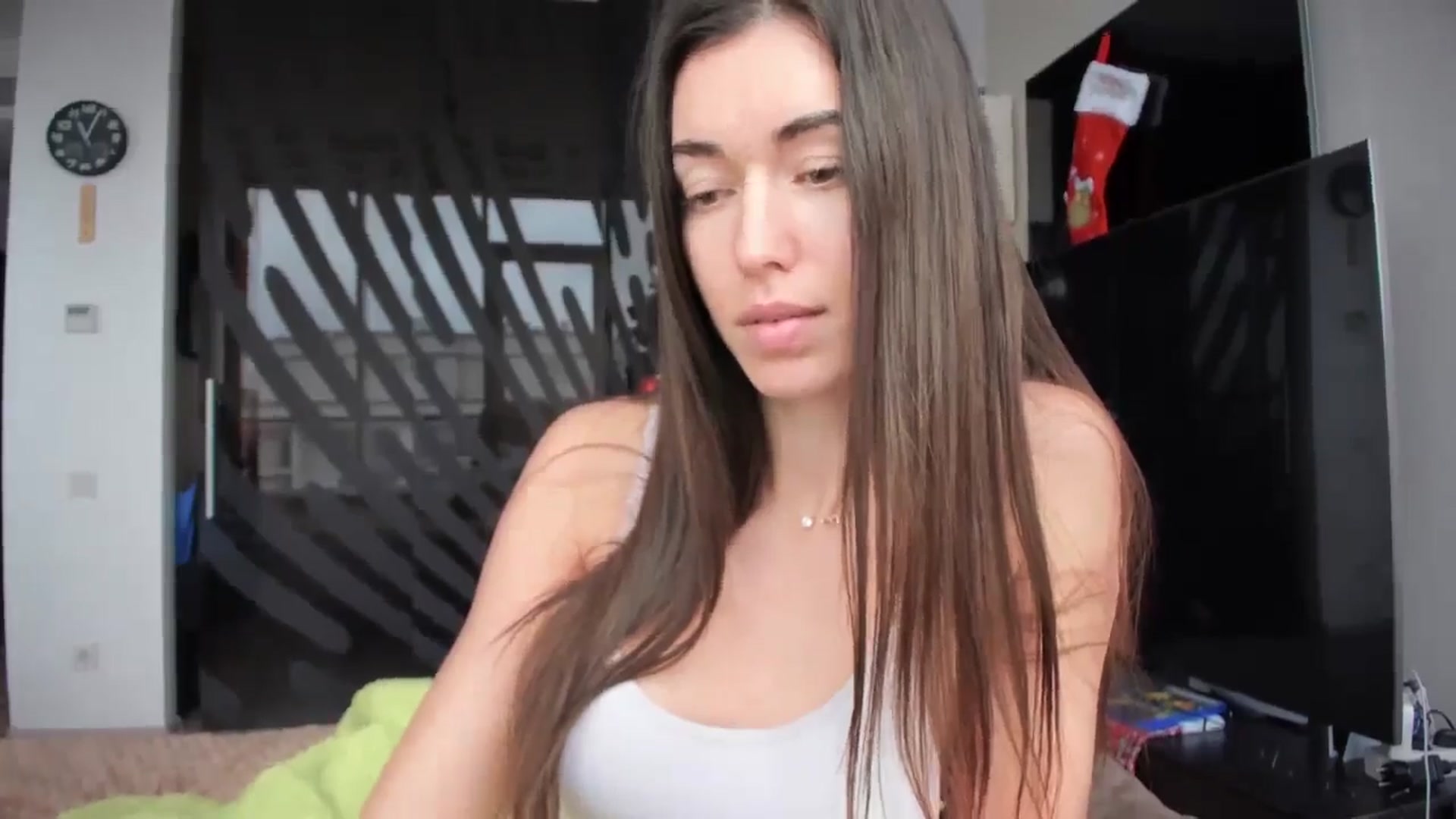 Gallery image thumbnail from laurensaenz's myfreecams stream on, 12/24/2025, 09:40 image 11 of 20
