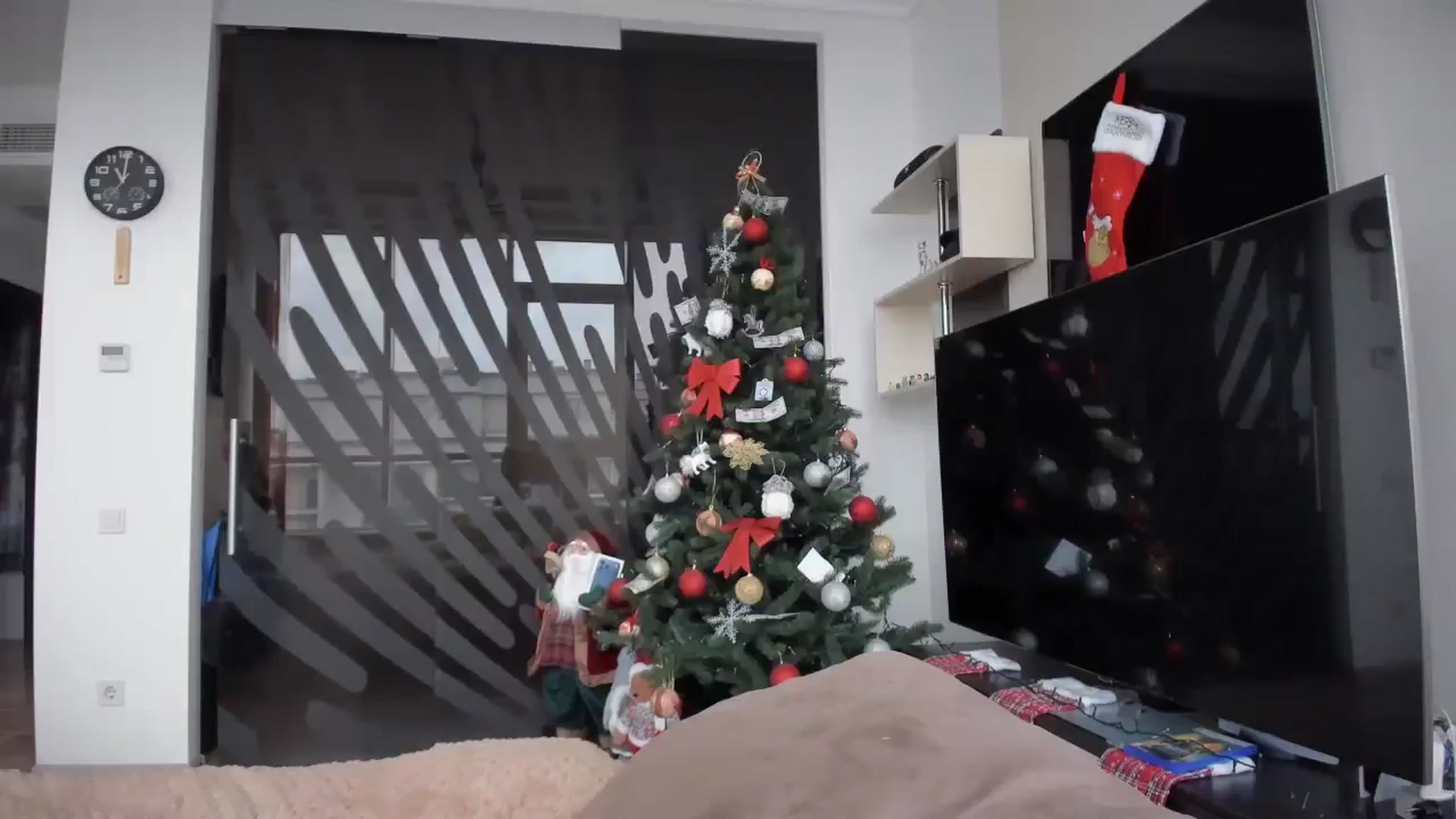 Gallery image thumbnail from laurensaenz's myfreecams stream on, 12/24/2025, 09:40 image 10 of 20