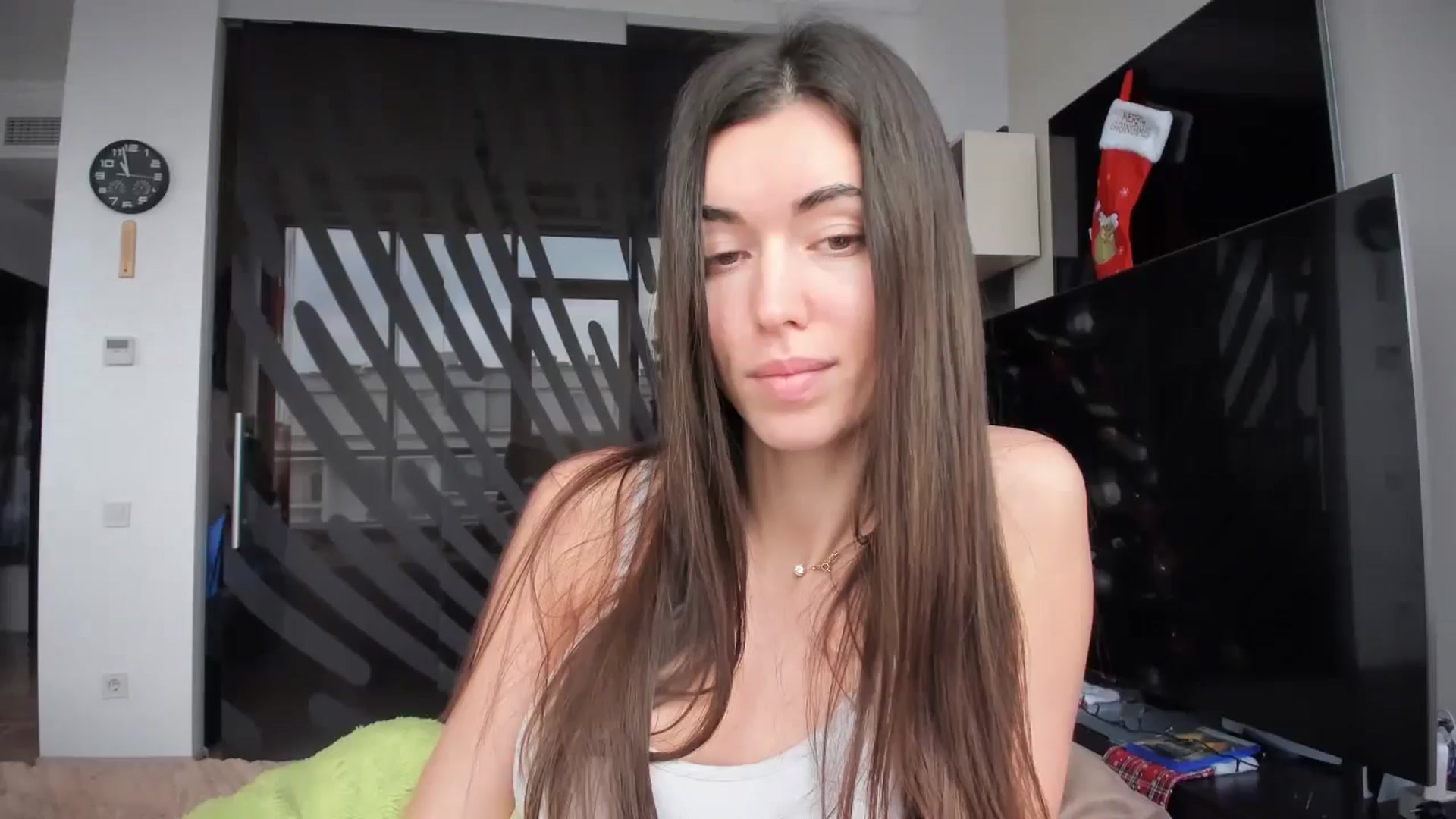 Gallery image thumbnail from laurensaenz's myfreecams stream on, 12/24/2025, 09:40 image 9 of 20