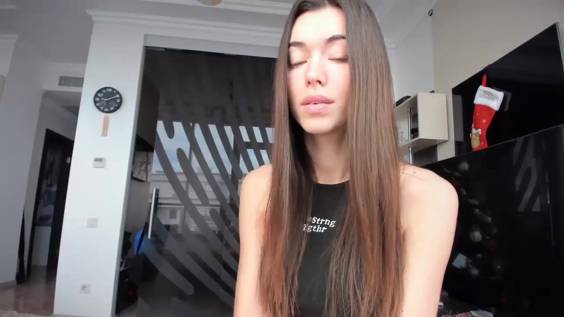 Gallery image thumbnail from laurensaenz's myfreecams stream on, 12/28/2025, 07:18 image 13 of 20