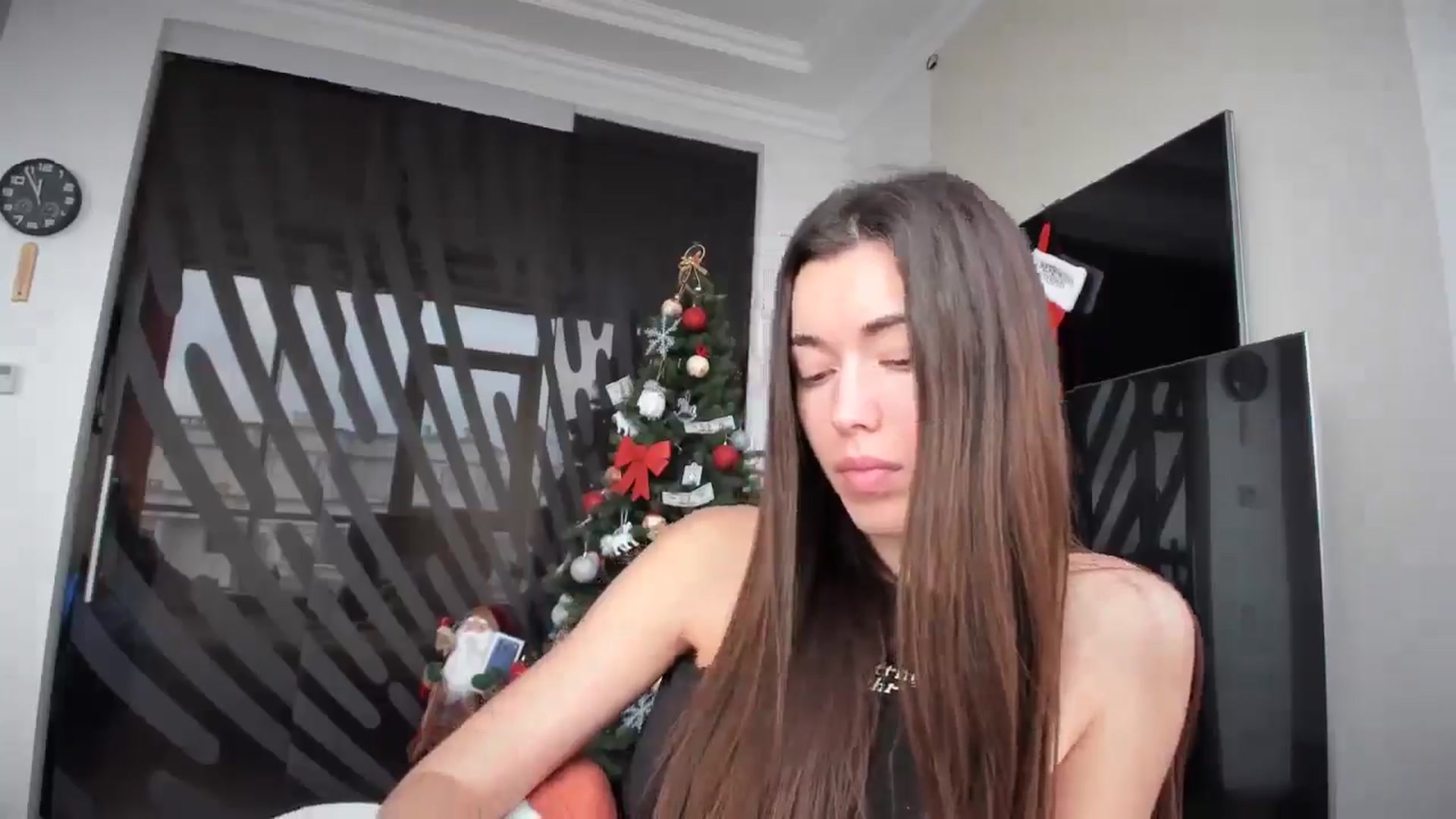 Gallery image thumbnail from laurensaenz's myfreecams stream on, 12/28/2025, 10:08 image 8 of 20