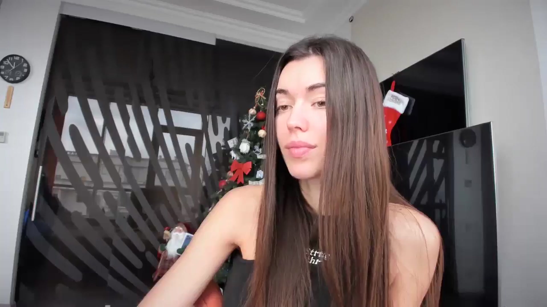 Gallery image thumbnail from laurensaenz's myfreecams stream on, 12/28/2025, 10:08 image 6 of 20
