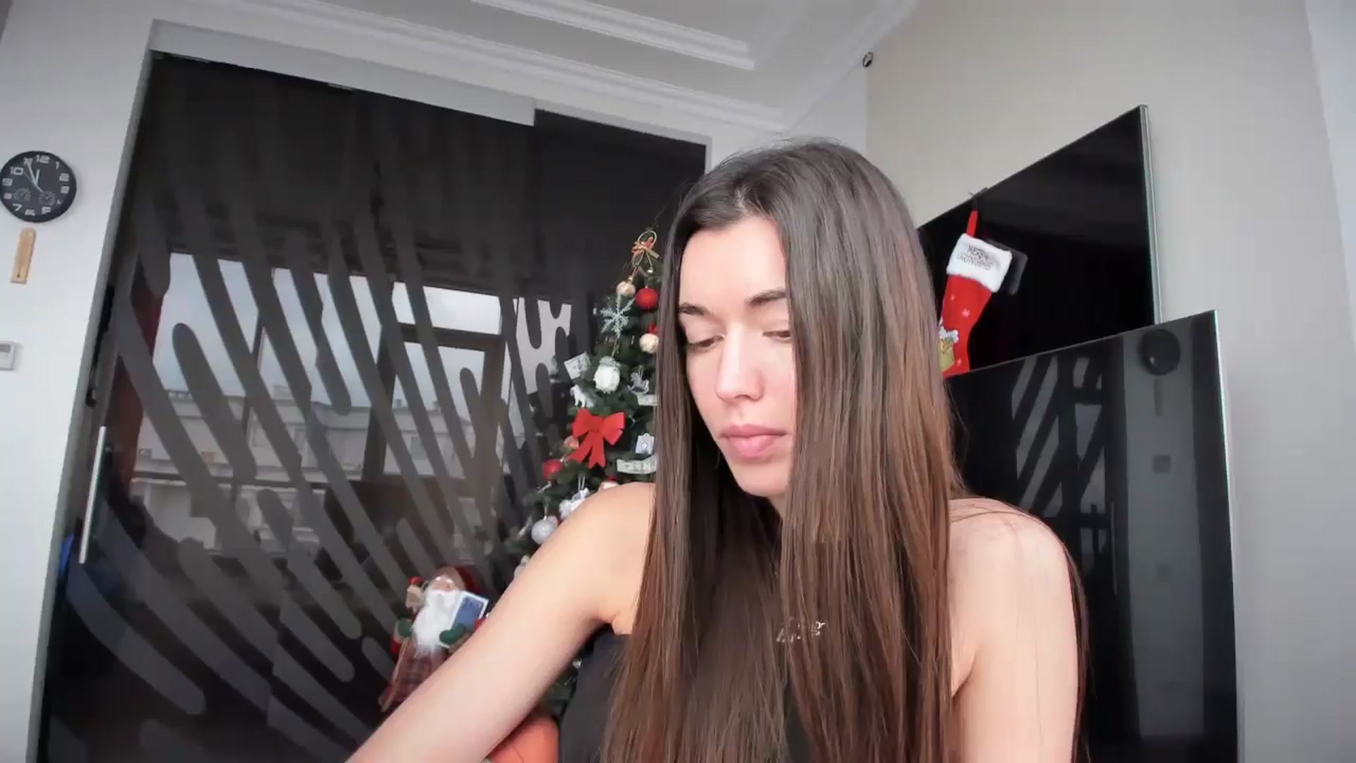 Gallery image thumbnail from laurensaenz's myfreecams stream on, 12/28/2025, 10:08 image 9 of 20