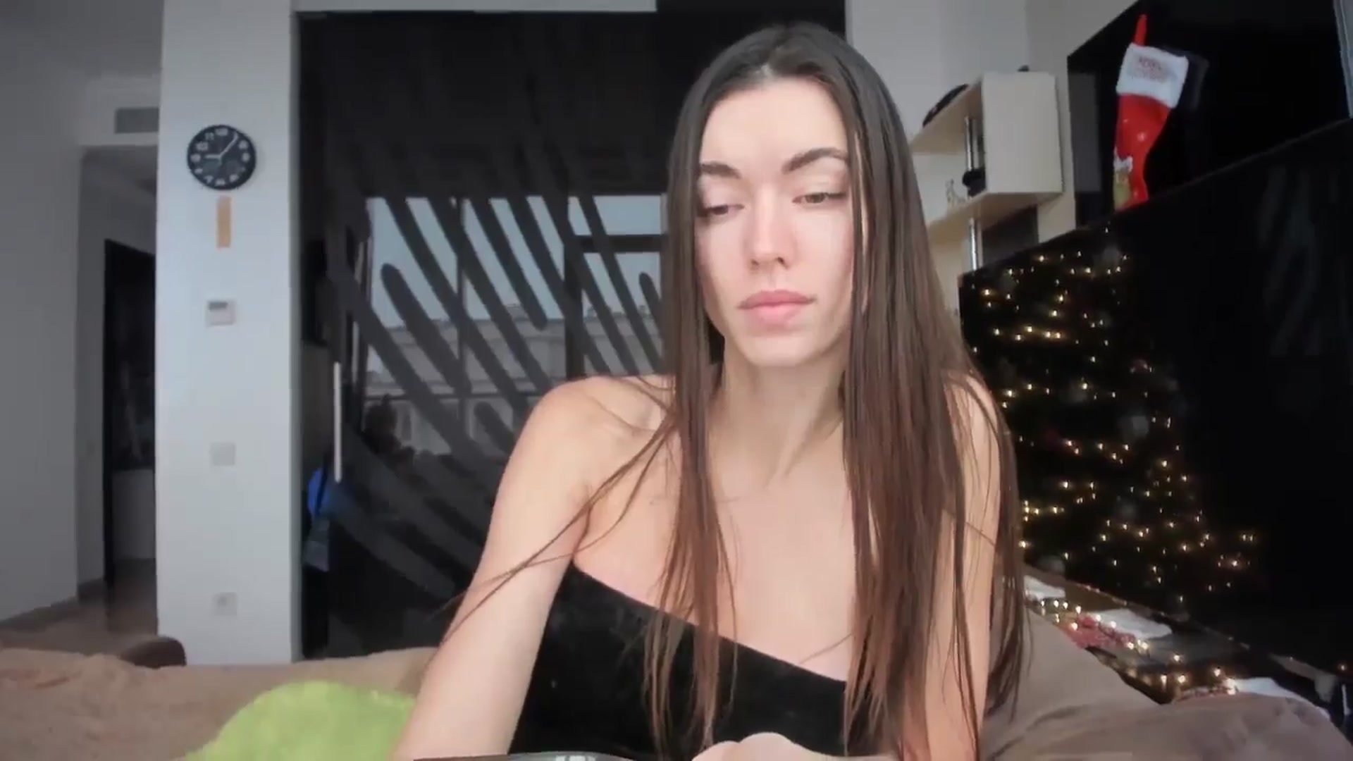 Gallery image thumbnail from laurensaenz's myfreecams stream on, 01/10/2026, 07:26 image 2 of 20