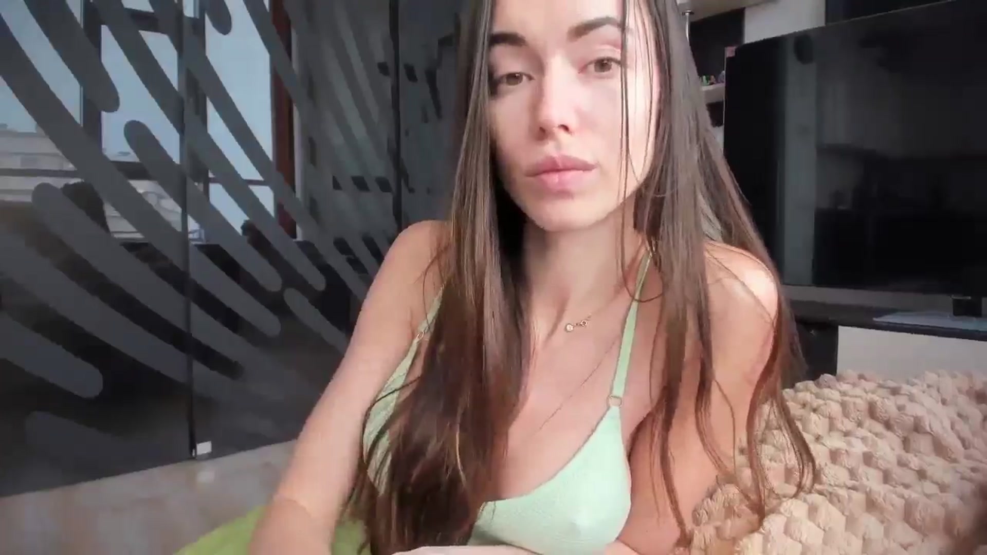 Gallery image thumbnail from laurensaenz's myfreecams stream on, 01/15/2026, 09:45 image 20 of 20
