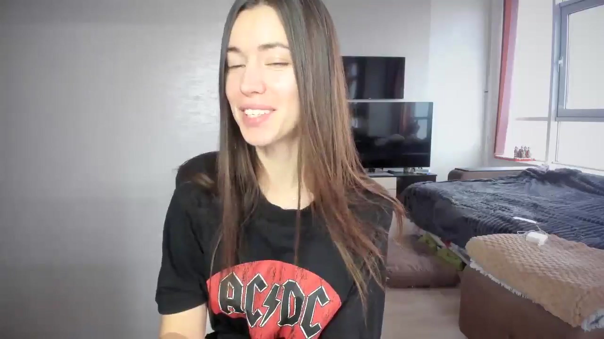 Gallery image thumbnail from laurensaenz's myfreecams stream on, 01/26/2026, 08:51 image 10 of 20