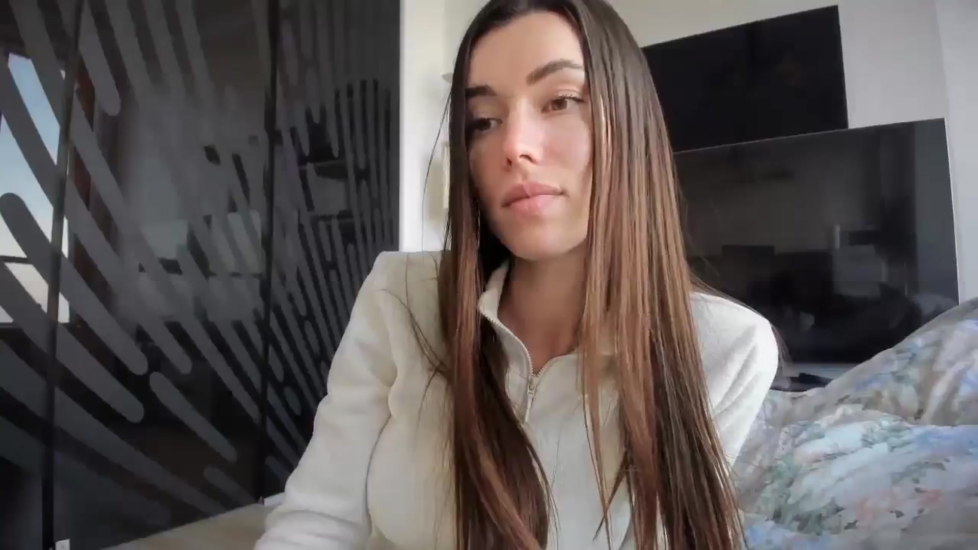 Gallery image thumbnail from laurensaenz's myfreecams stream on, 01/29/2026, 15:19 image 8 of 20