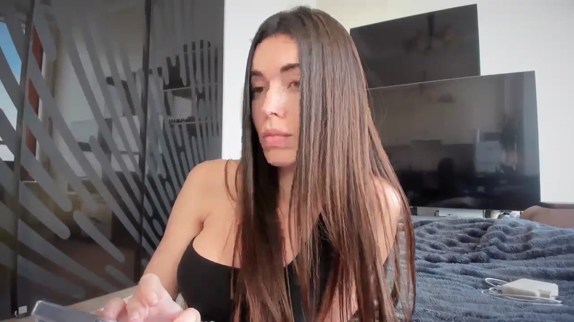 Gallery image thumbnail from laurensaenz's myfreecams stream on, 02/03/2026, 09:45 image 15 of 20
