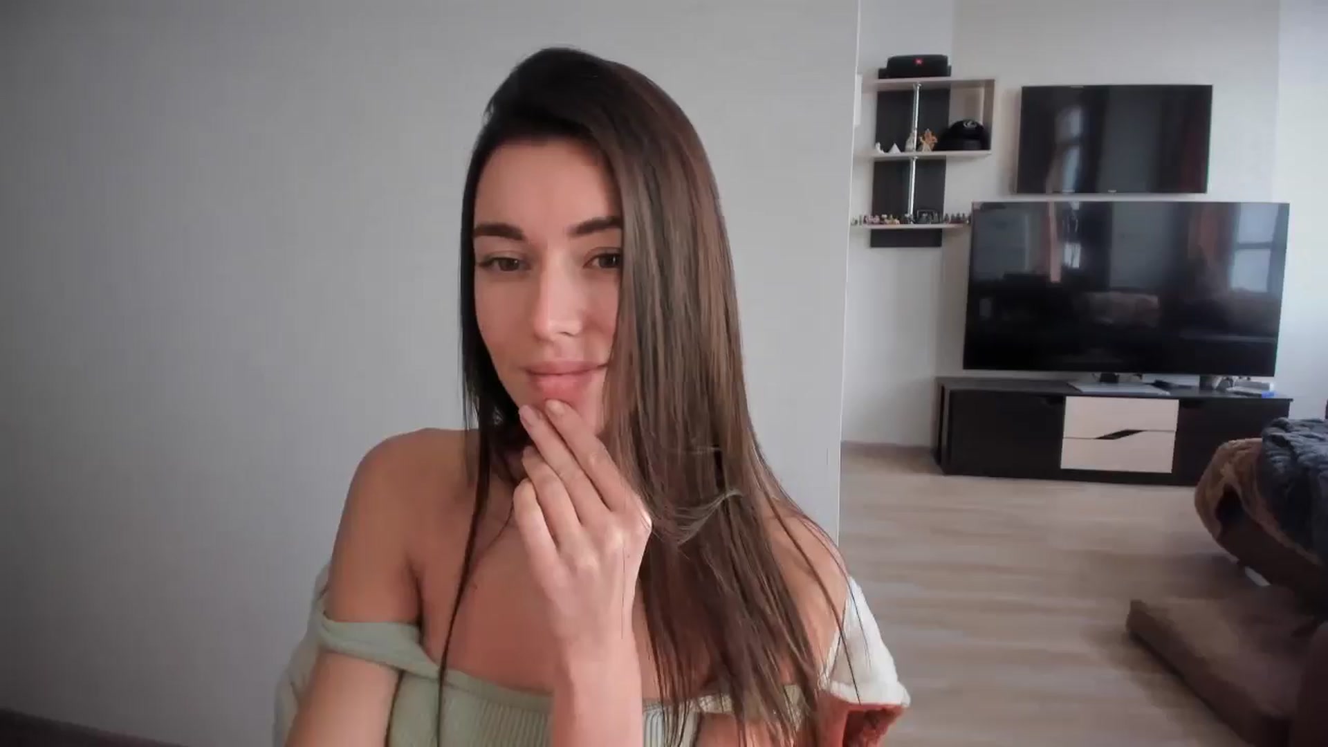 Gallery image thumbnail from laurensaenz's myfreecams stream on, 02/07/2026, 10:08 image 20 of 20