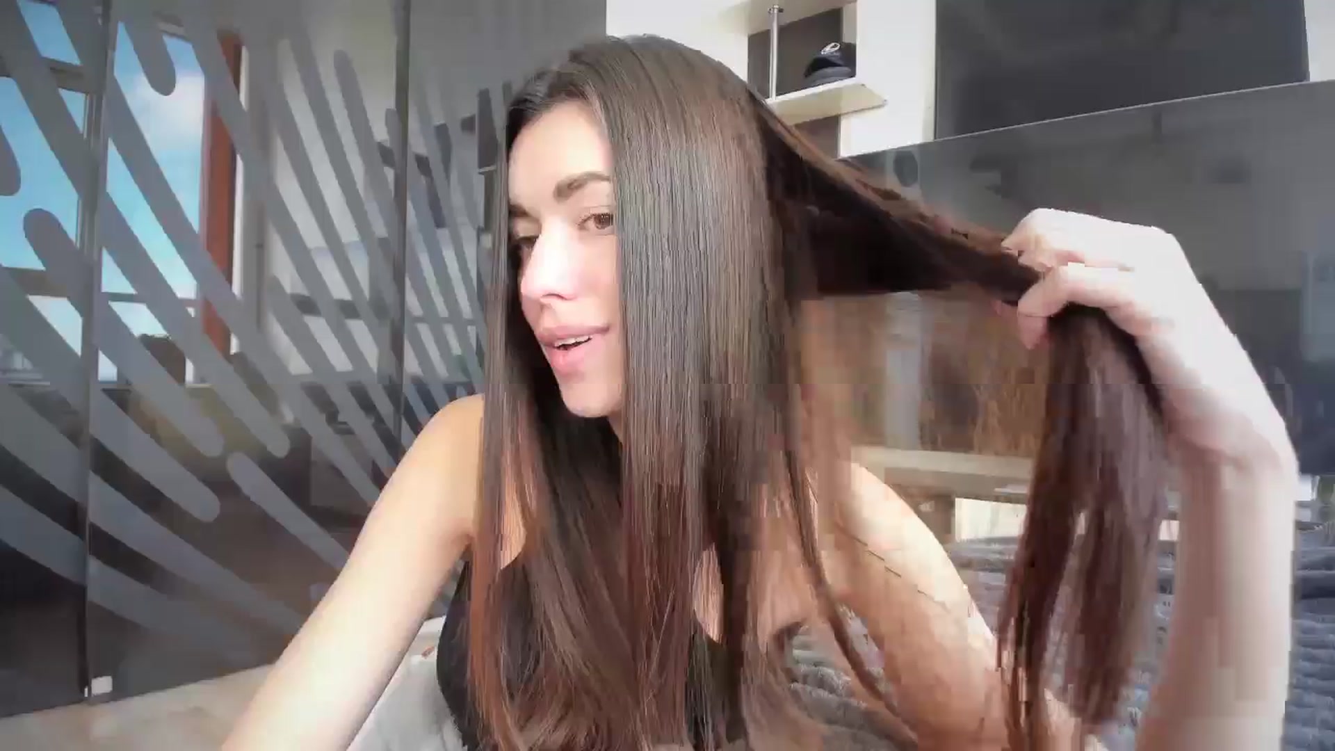 Gallery image thumbnail from laurensaenz's myfreecams stream on, 02/09/2026, 08:17 image 3 of 20