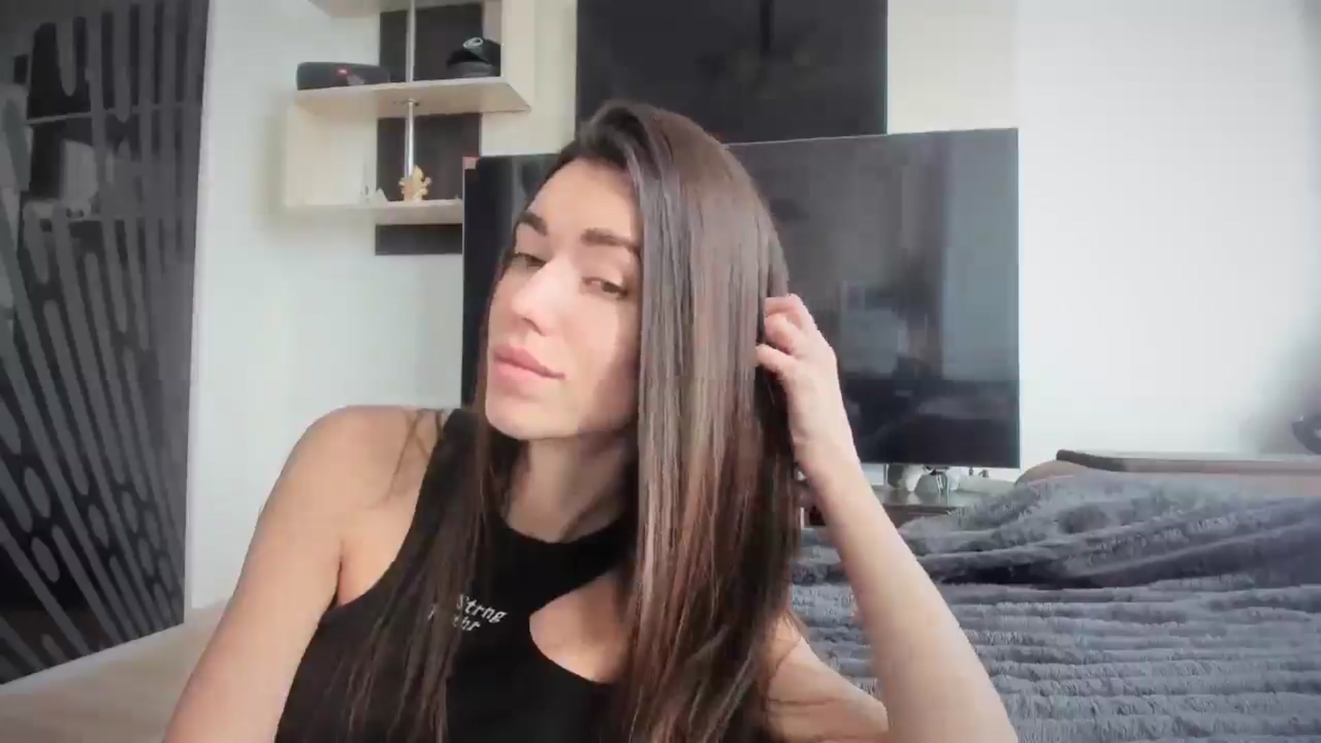 Gallery image thumbnail from laurensaenz's myfreecams stream on, 02/09/2026, 08:17 image 19 of 20