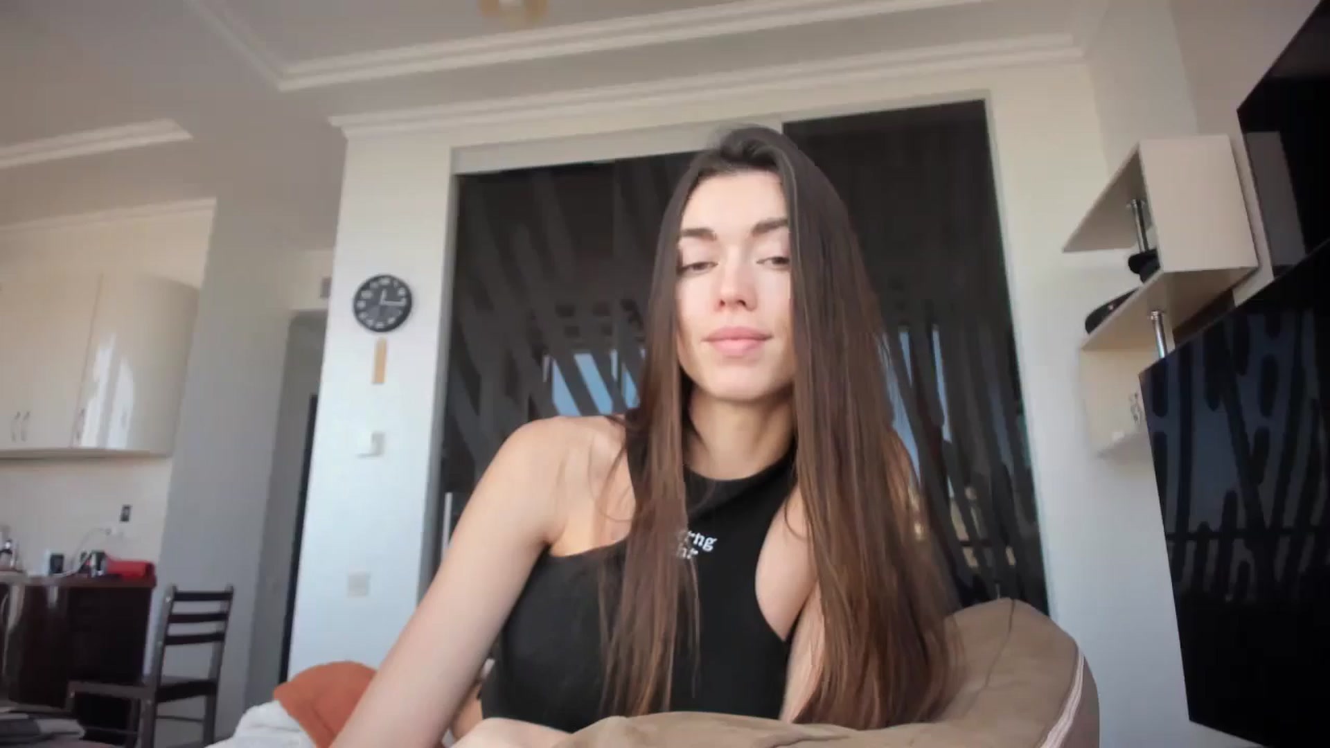 Gallery image thumbnail from laurensaenz's myfreecams stream on, 02/09/2026, 10:28 image 17 of 20