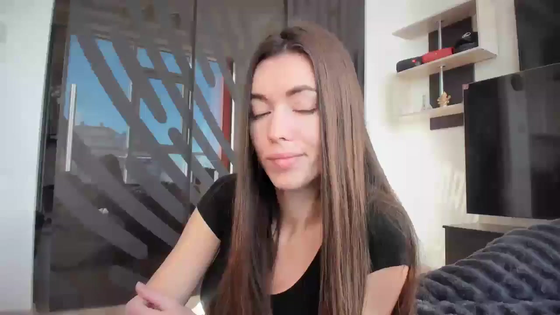 Gallery image thumbnail from laurensaenz's myfreecams stream on, 02/10/2026, 08:04 image 7 of 20
